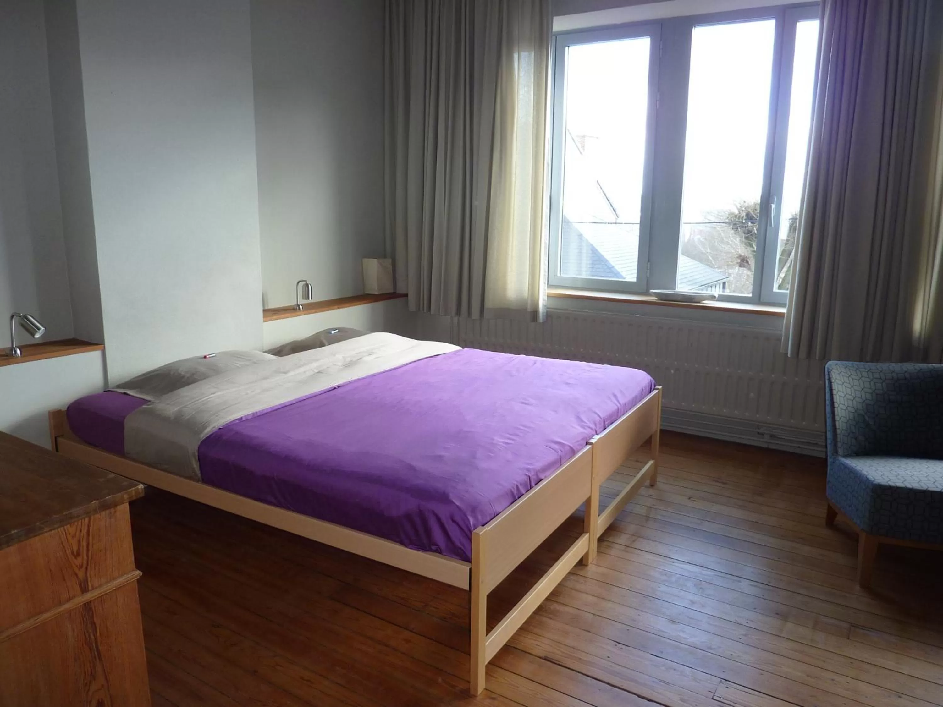 Bedroom, Bed in W'allons nous dormir