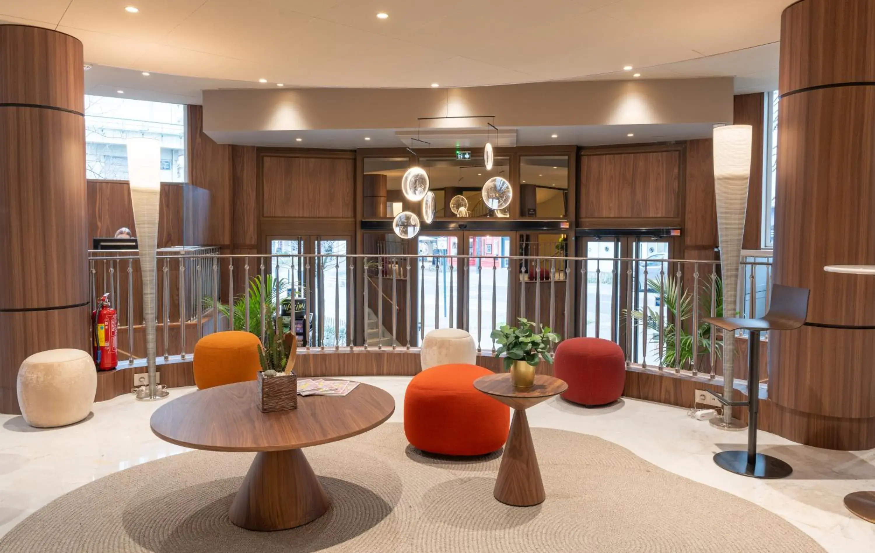 Living room, Lobby/Reception in Novotel SPA Rennes Centre Gare
