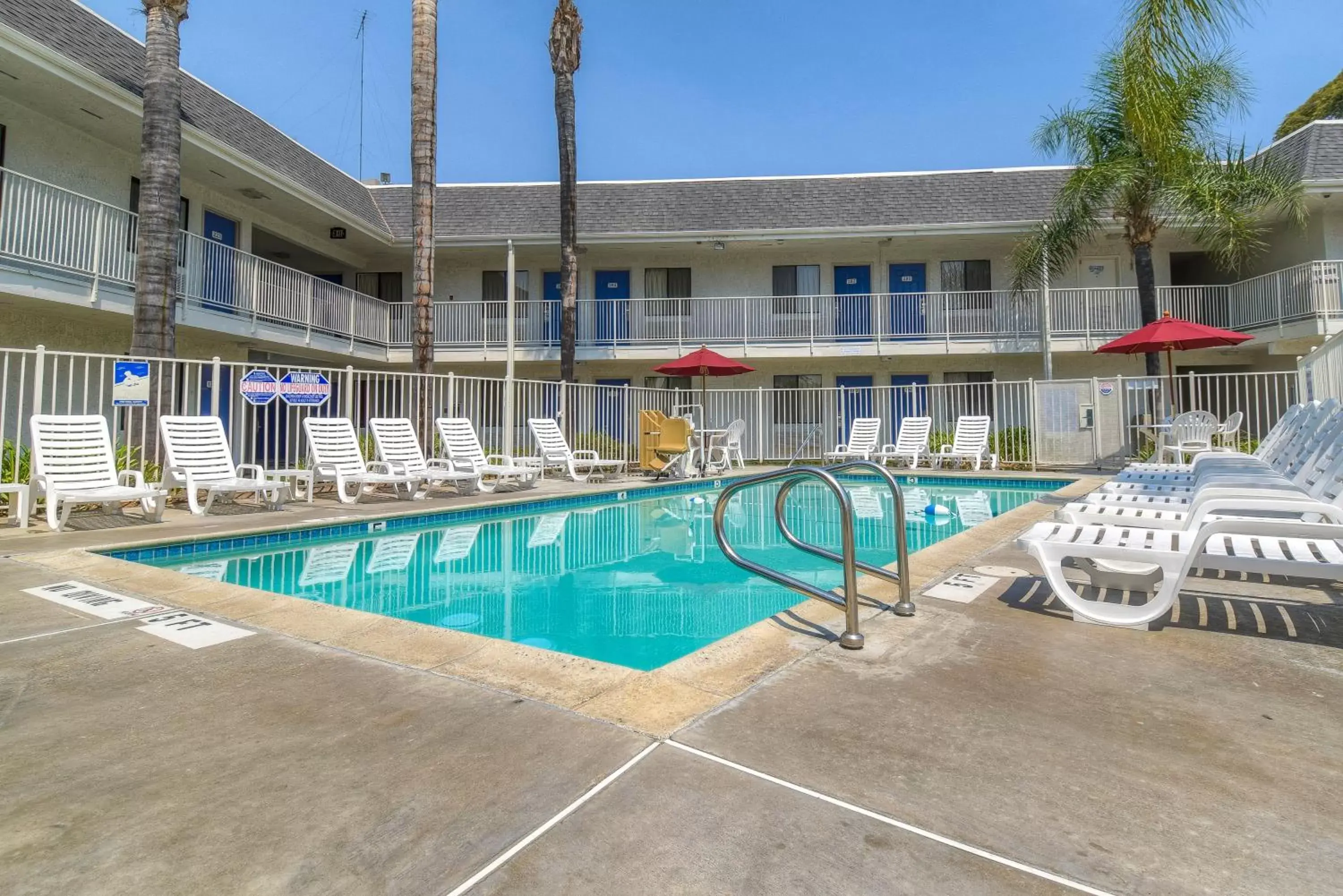 Swimming Pool in Motel 6-El Cajon, CA - San Diego