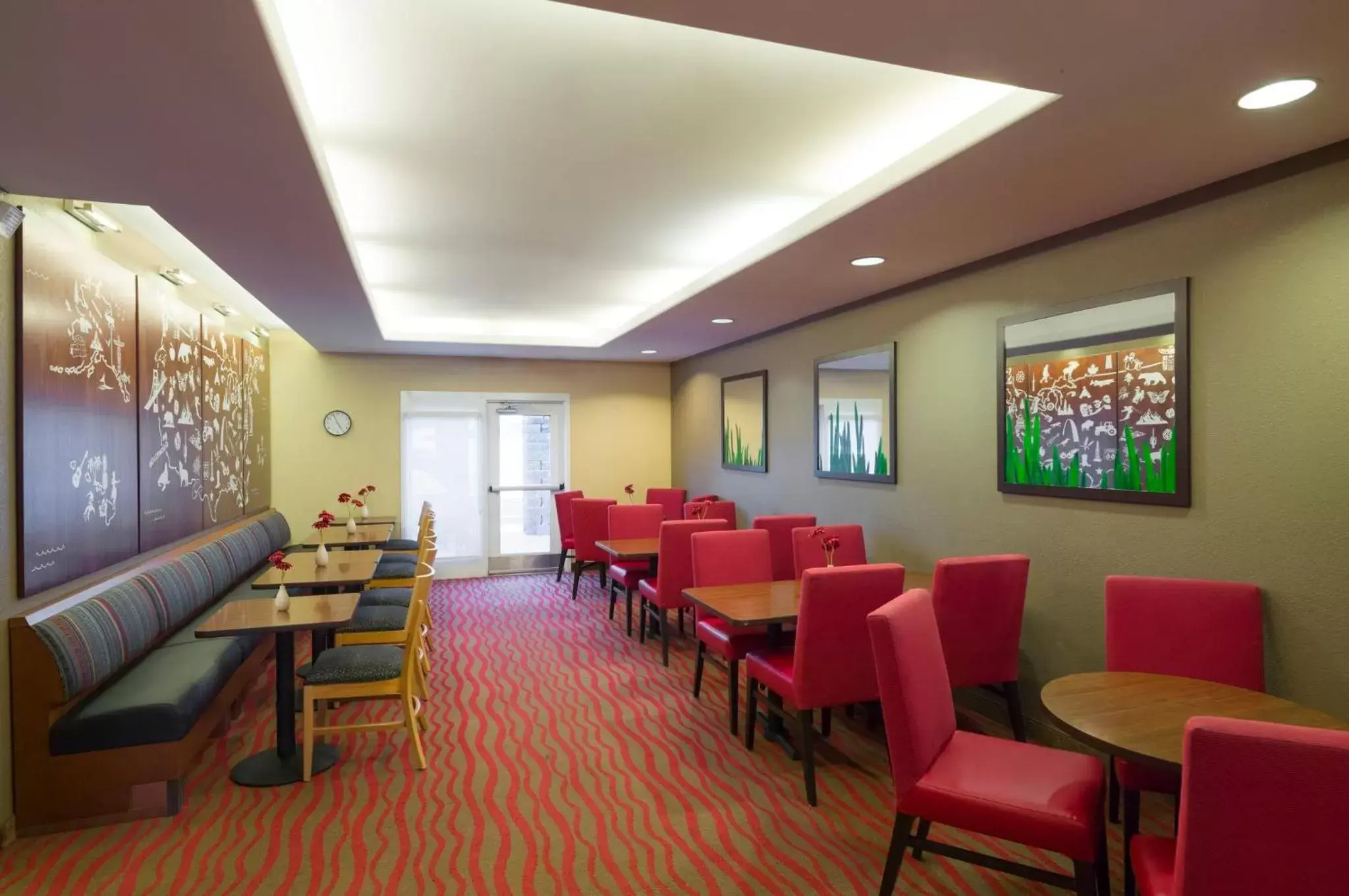 Restaurant/places to eat in TownePlace Suites by Marriott Harrisburg Hershey