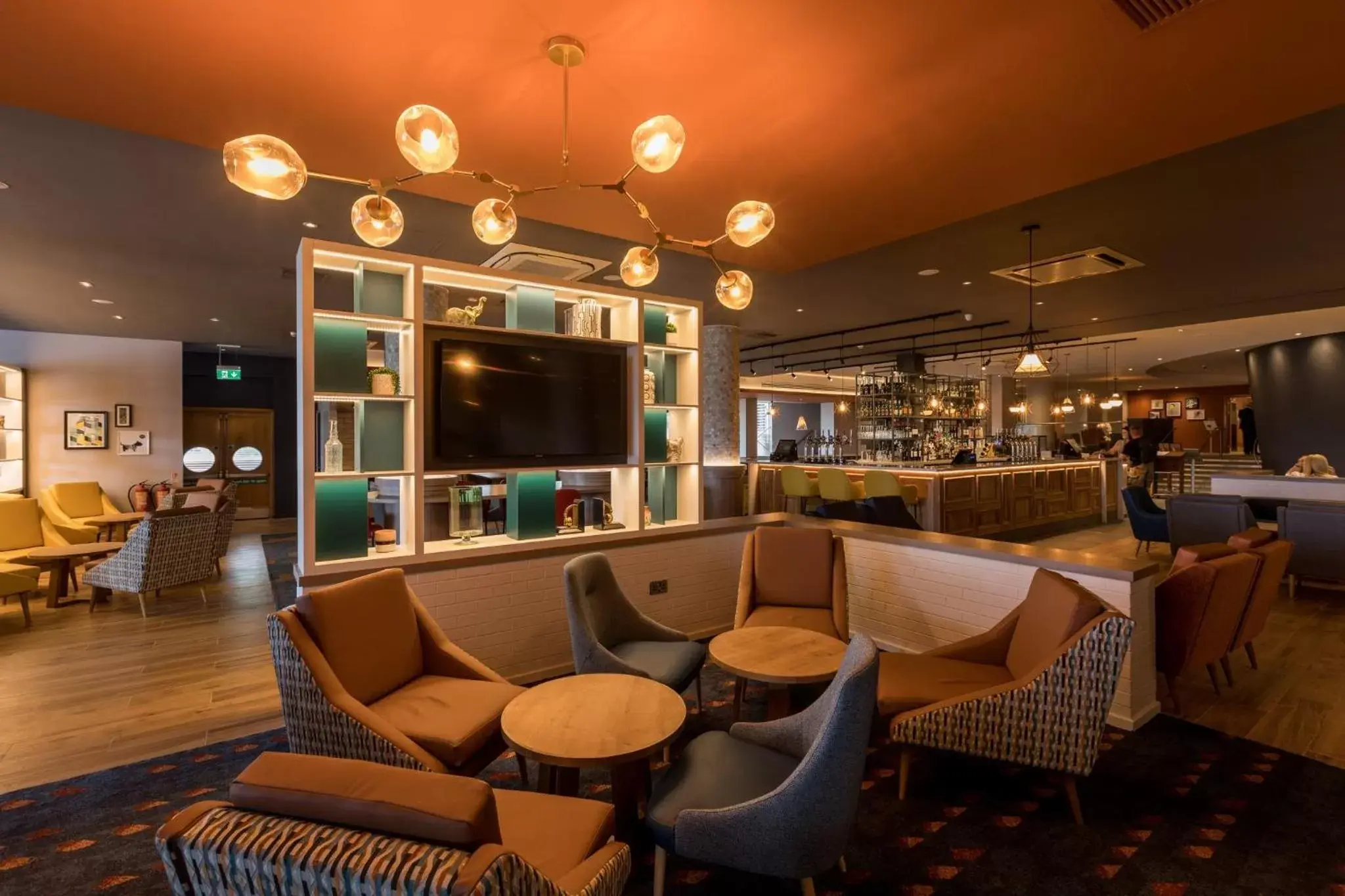 Property building, Lounge/Bar in Holiday Inn Edinburgh Zoo, an IHG Hotel