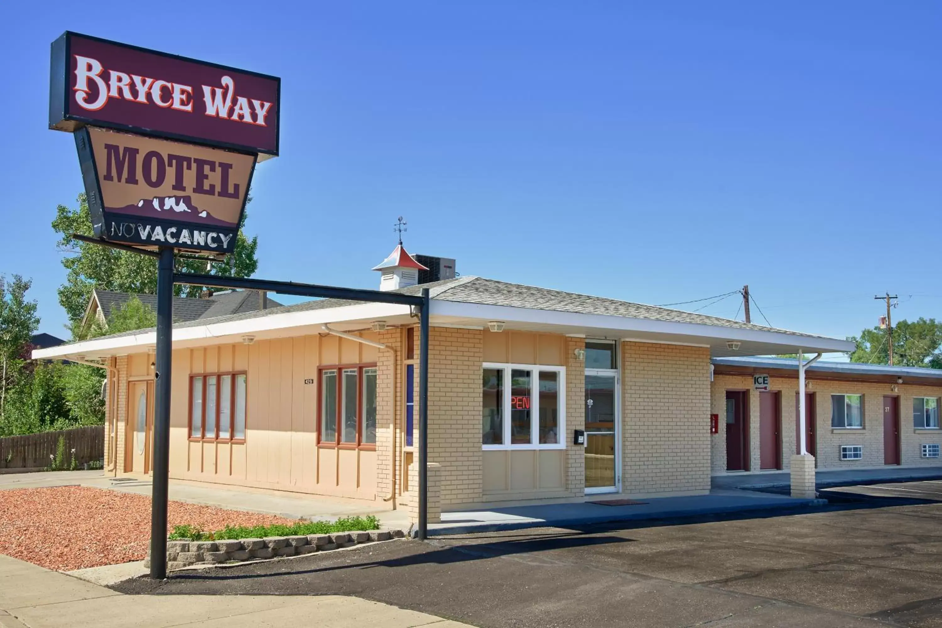 Property Building in Bryce Way Motel