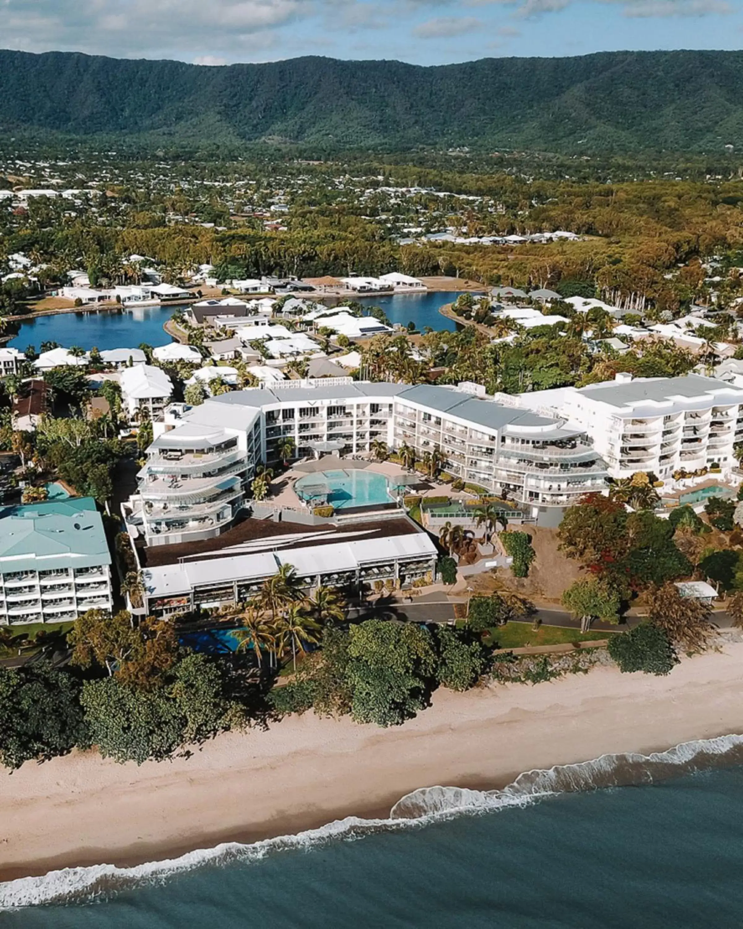 Bird's eye view, Bird's-eye View in Vue Apartments Trinity Beach