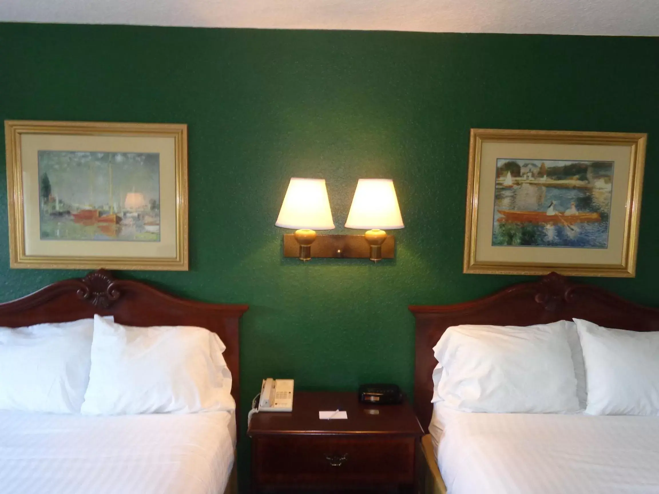 Bedroom, Bed in Ruskin Inn Tampa-Sun City Center