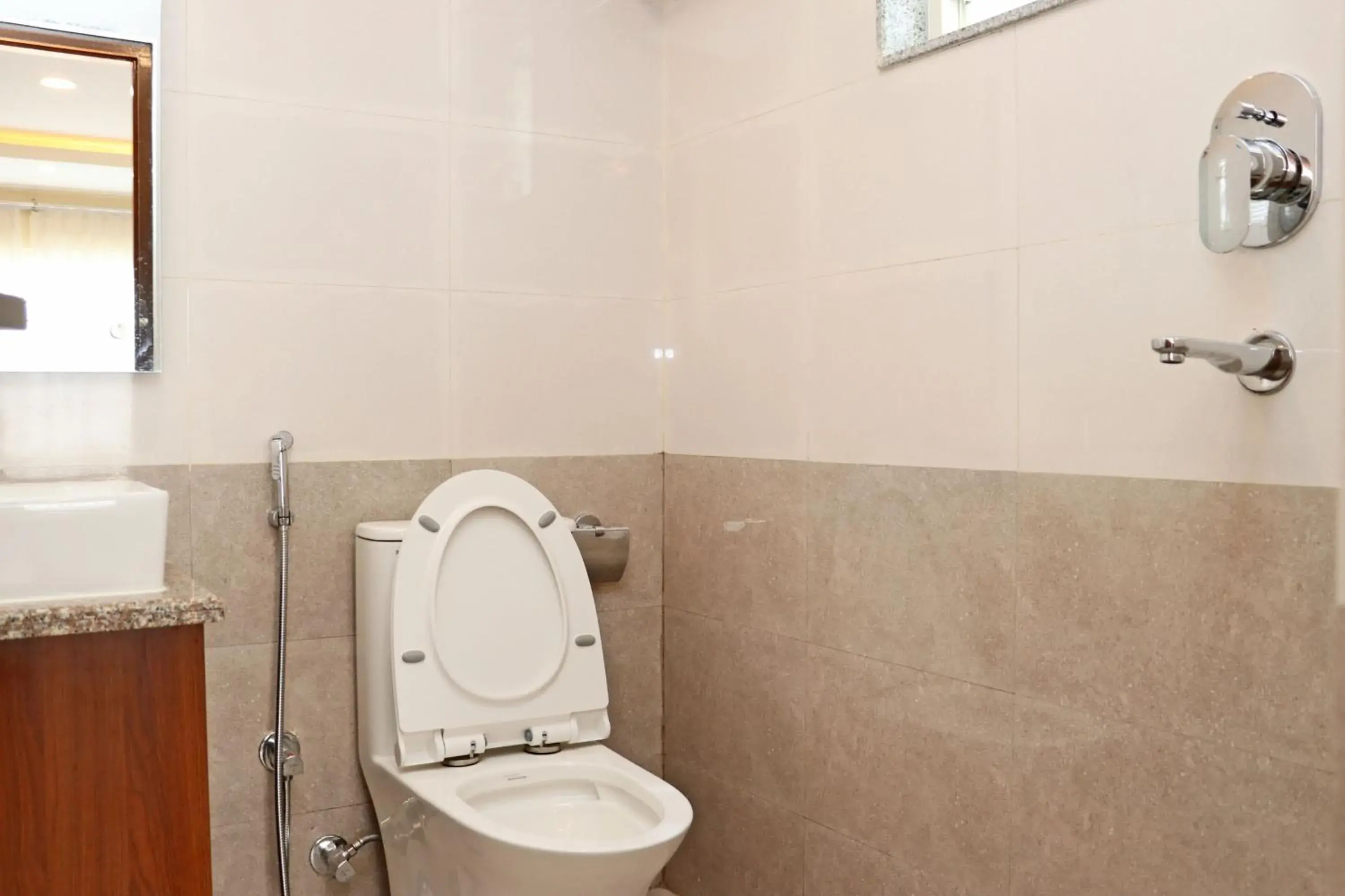Shower, Bathroom in Hotel Nilakantha Pvt. Ltd