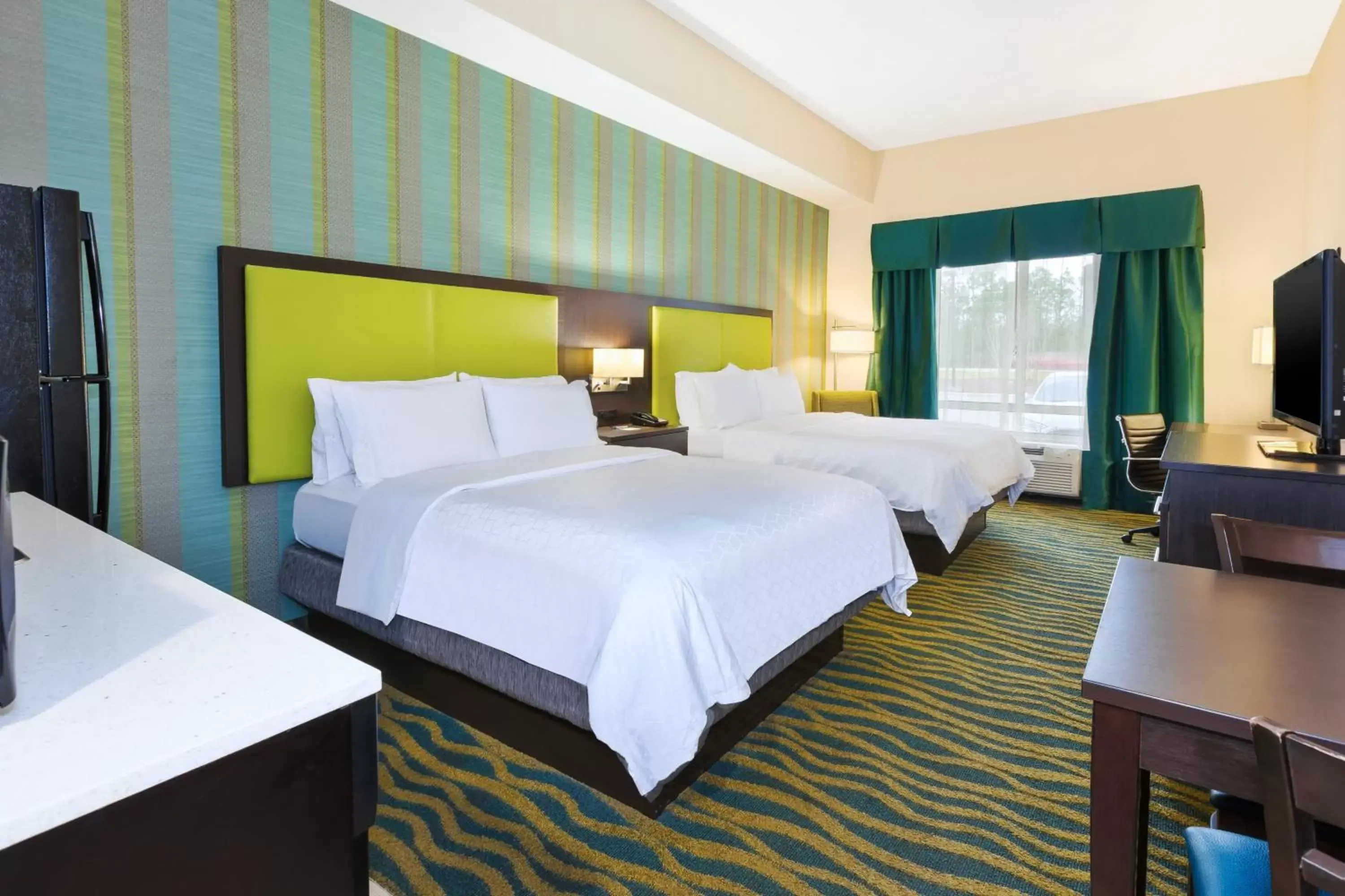 Photo of the whole room, Bed in Holiday Inn Express & Suites Southport - Oak Island Area, an IHG Hotel