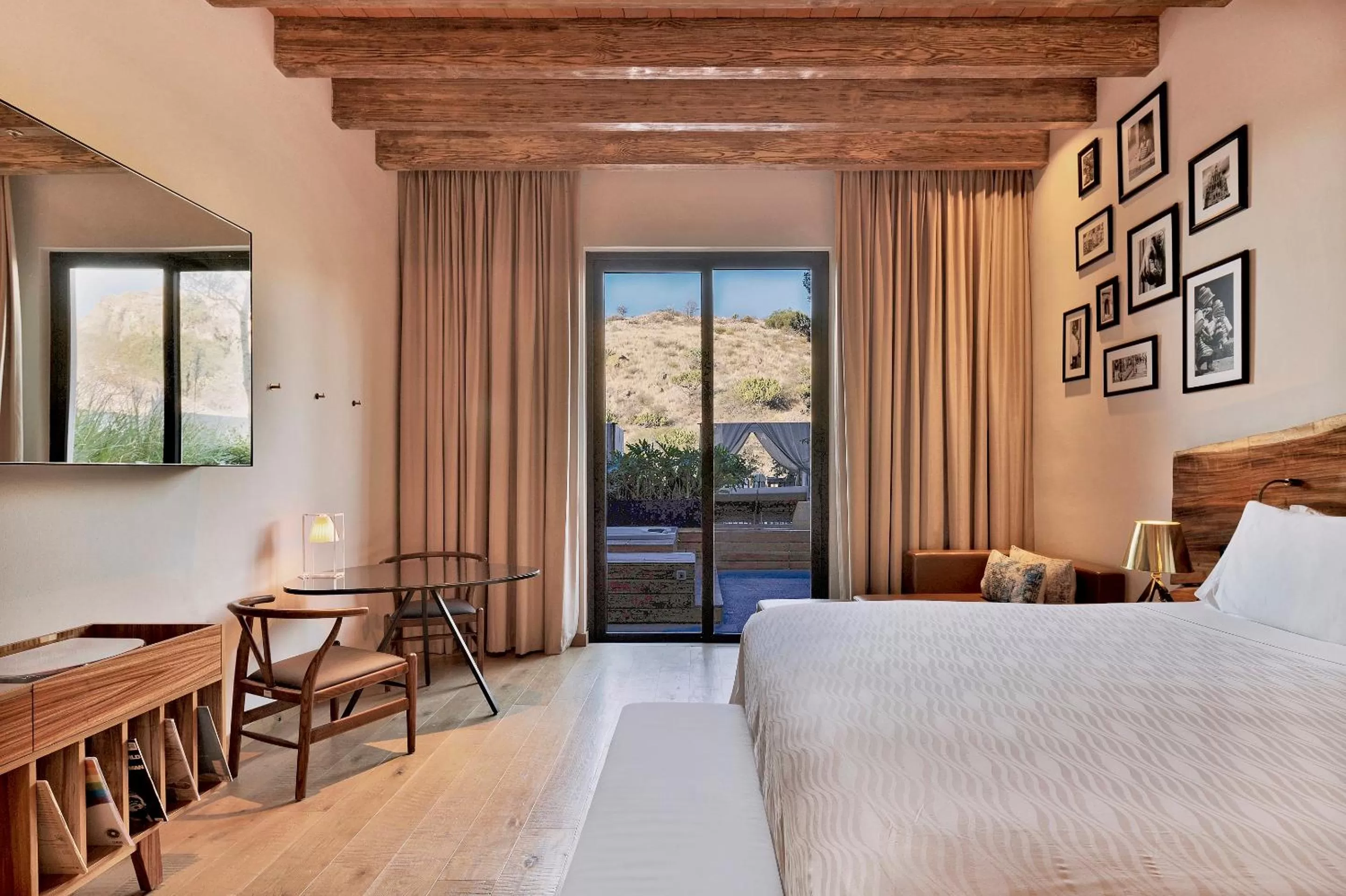 Bedroom, Bed in Live Aqua San Miguel de Allende