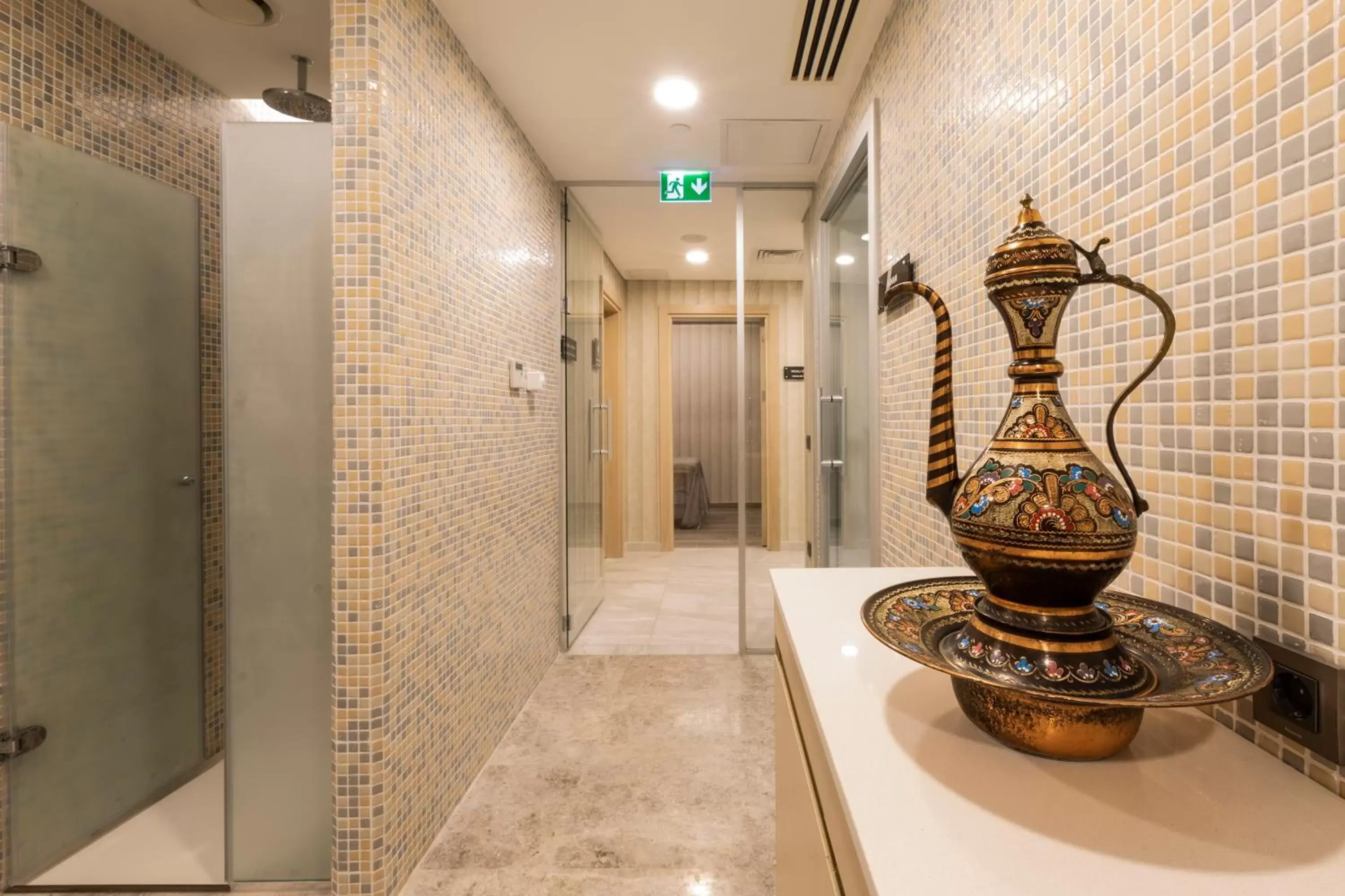 Spa and wellness centre/facilities, Bathroom in Radisson Hotel Istanbul Harbiye
