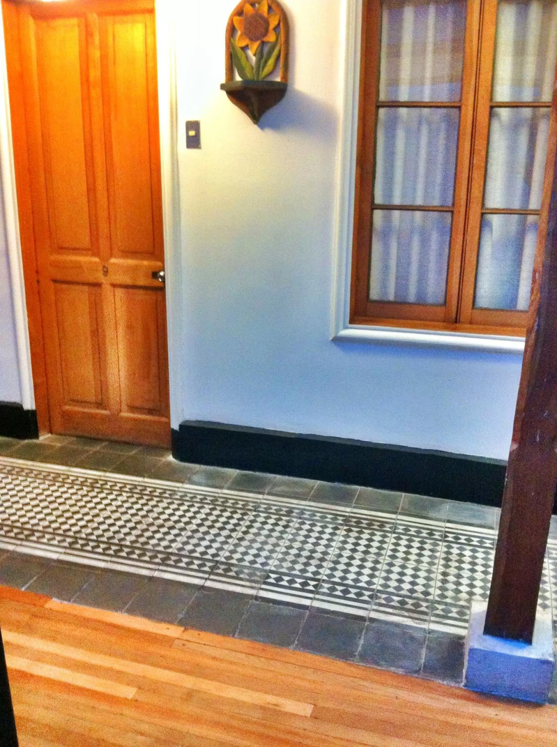 Decorative detail in Tralkan B&B