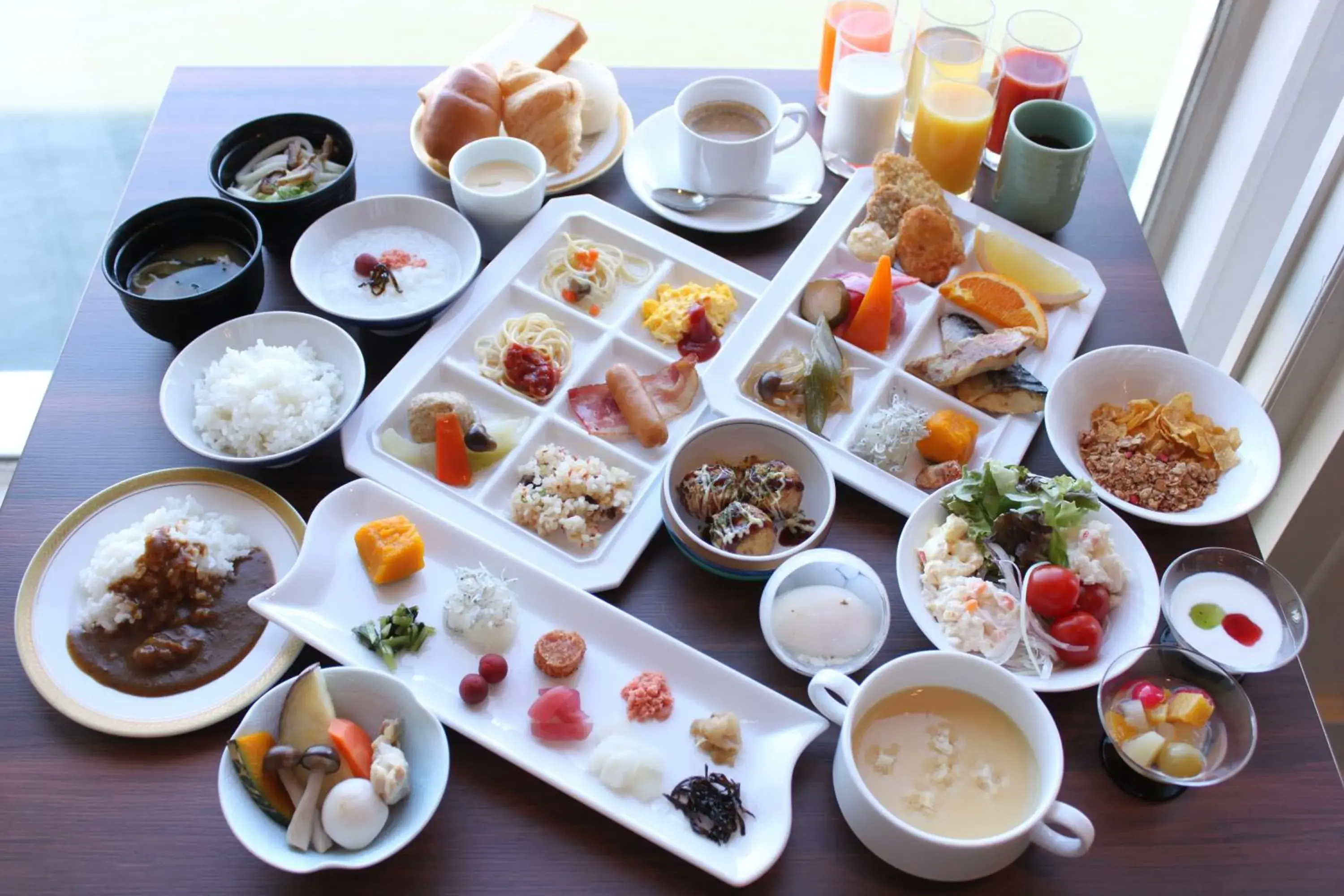 Buffet breakfast, Food in Hotel Osaka Castle