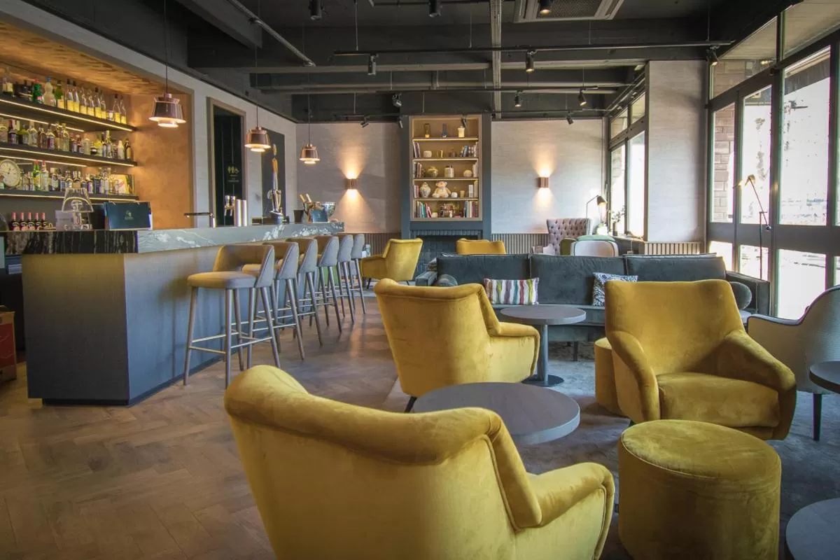 Lounge or bar in Hôtel Restaurant Vaillant proche Europapark Rulantica