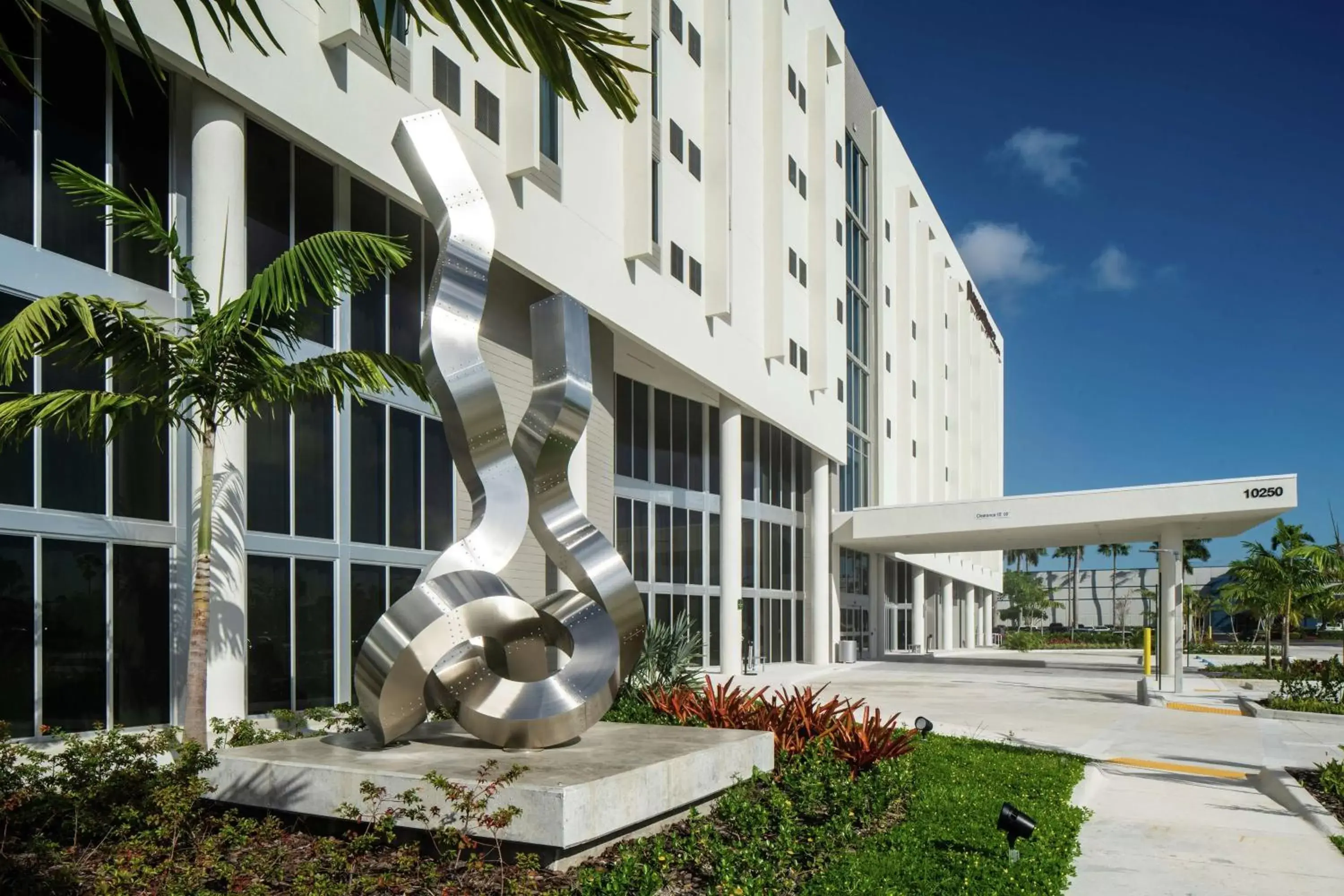 Property building in DoubleTree by Hilton Miami Doral Property building in DoubleTree by Hilton Miami Doral