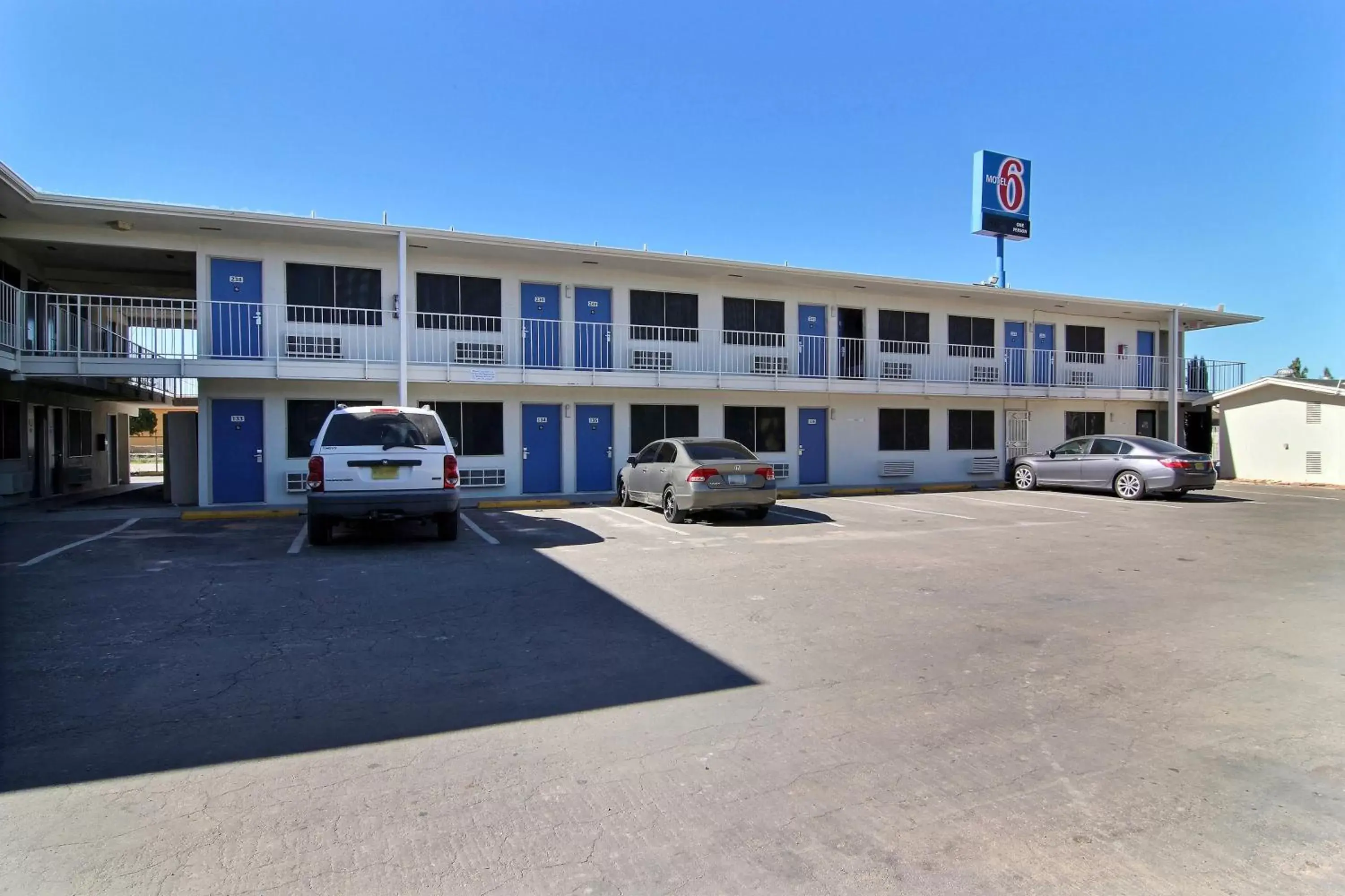 Facade/entrance, Property Building in Motel 6-Carlsbad, NM