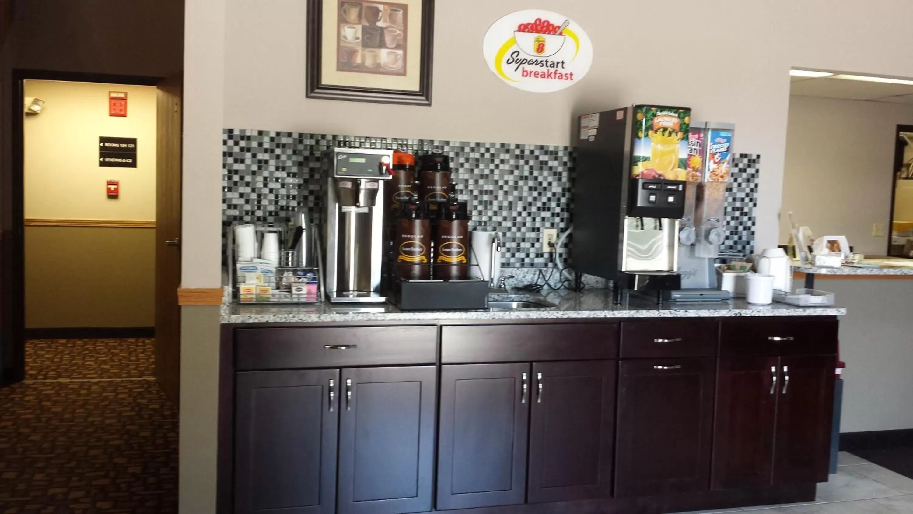 Lobby or reception in Super 8 by Wyndham Pella Lobby or reception in Super 8 by Wyndham Pella