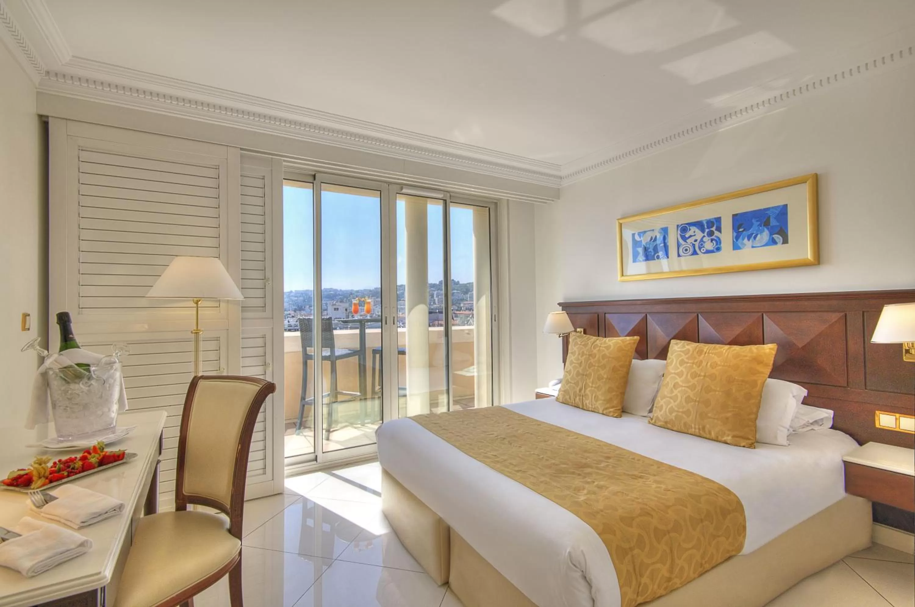 Property building, Bed in Hôtel West End Promenade