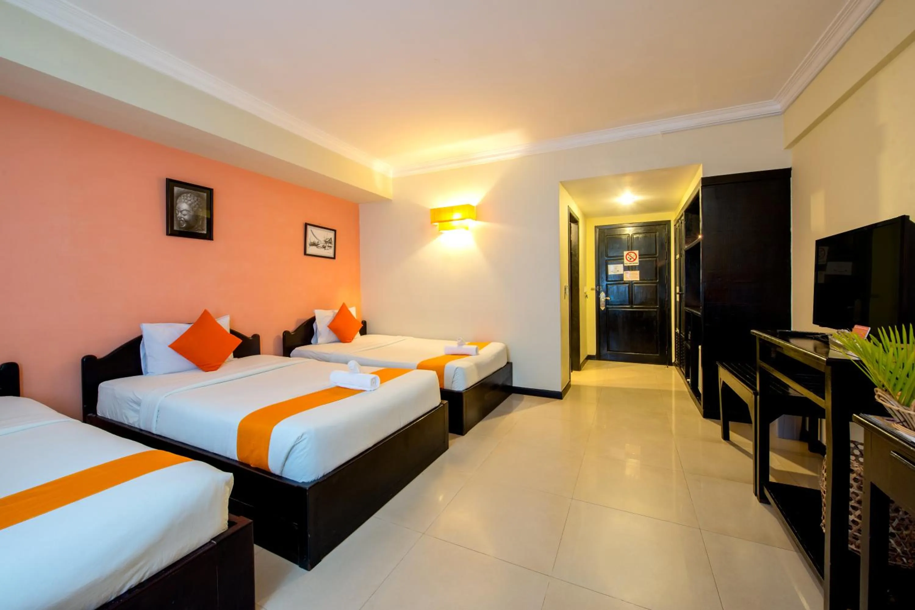 Photo of the whole room, Bed in JK Resident