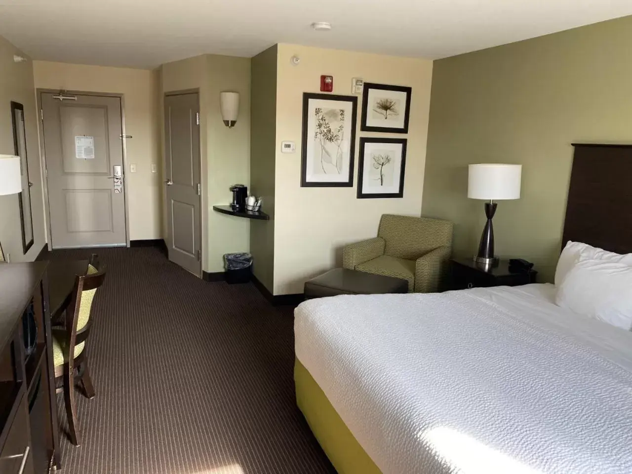 Bedroom, Bed in AmericInn by Wyndham Hartford SD