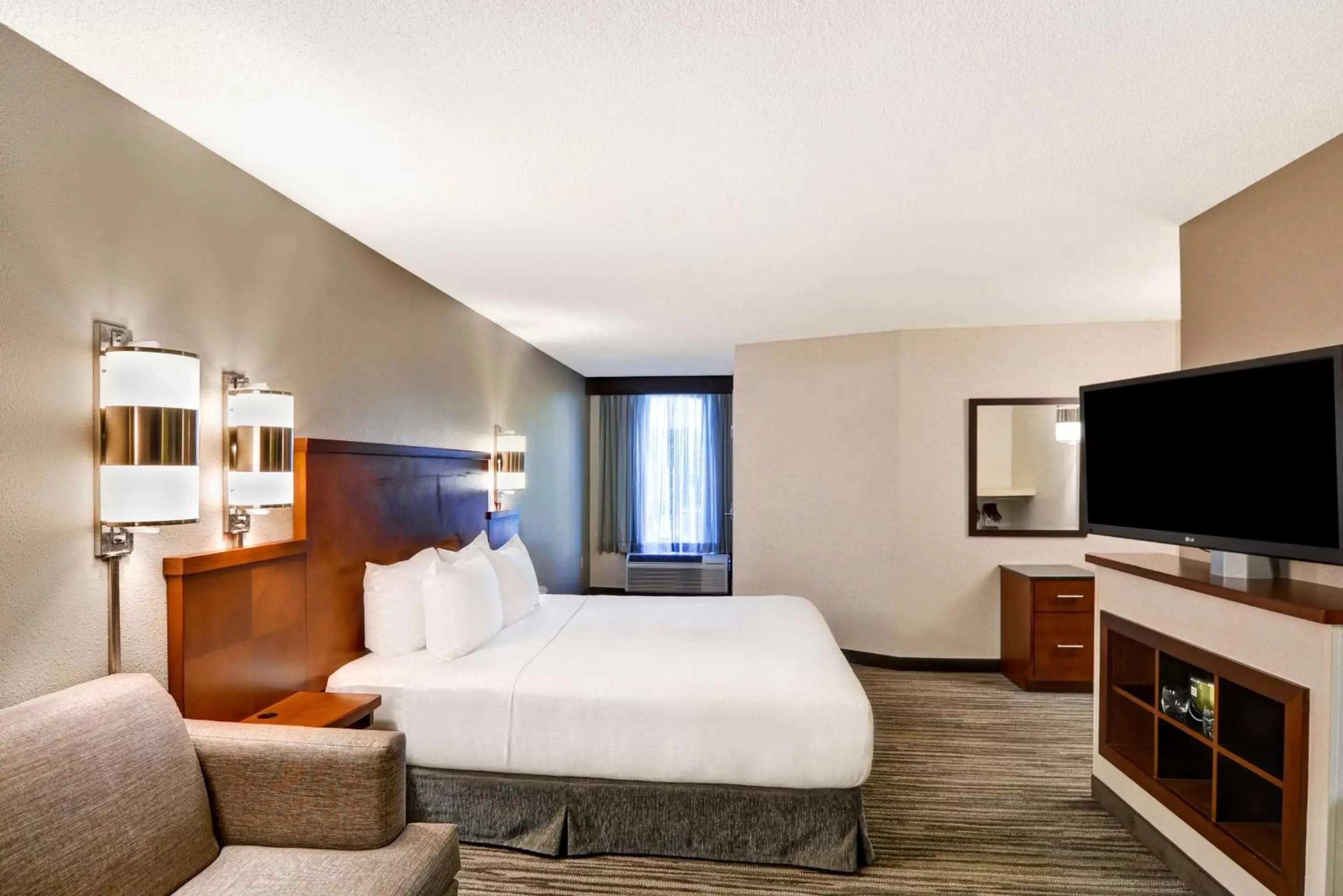 King Room with Accessible Tub - Disability Access in Hyatt Place Memphis Wolfchase