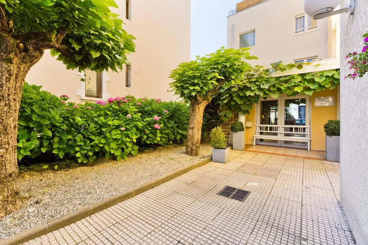 Facade/entrance in Hotel Les Terrasses