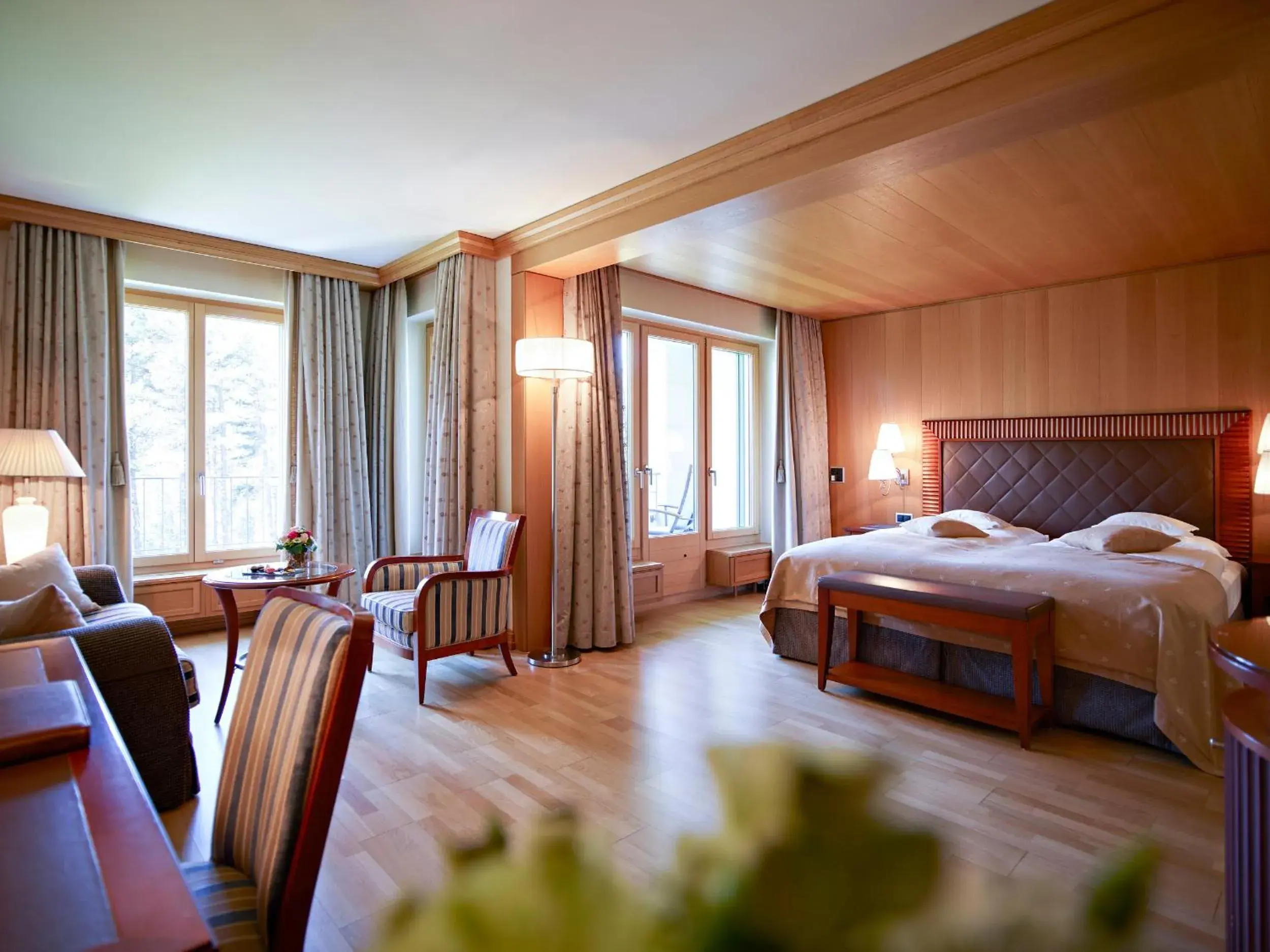 Seating area, Bed in Grand Hotel Kronenhof