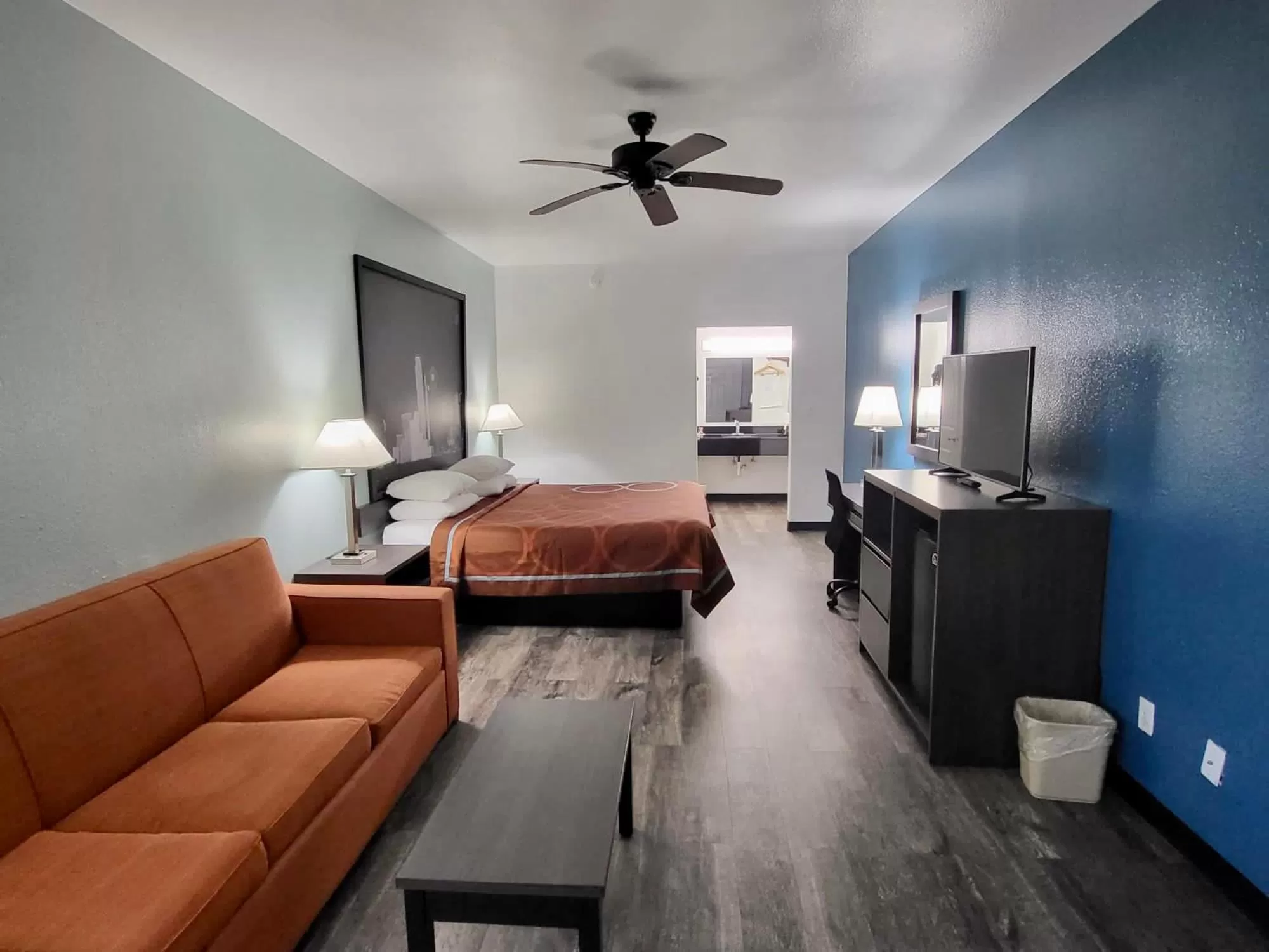 King suite -  Smoking in Super 8 by Wyndham Forney/East Dallas