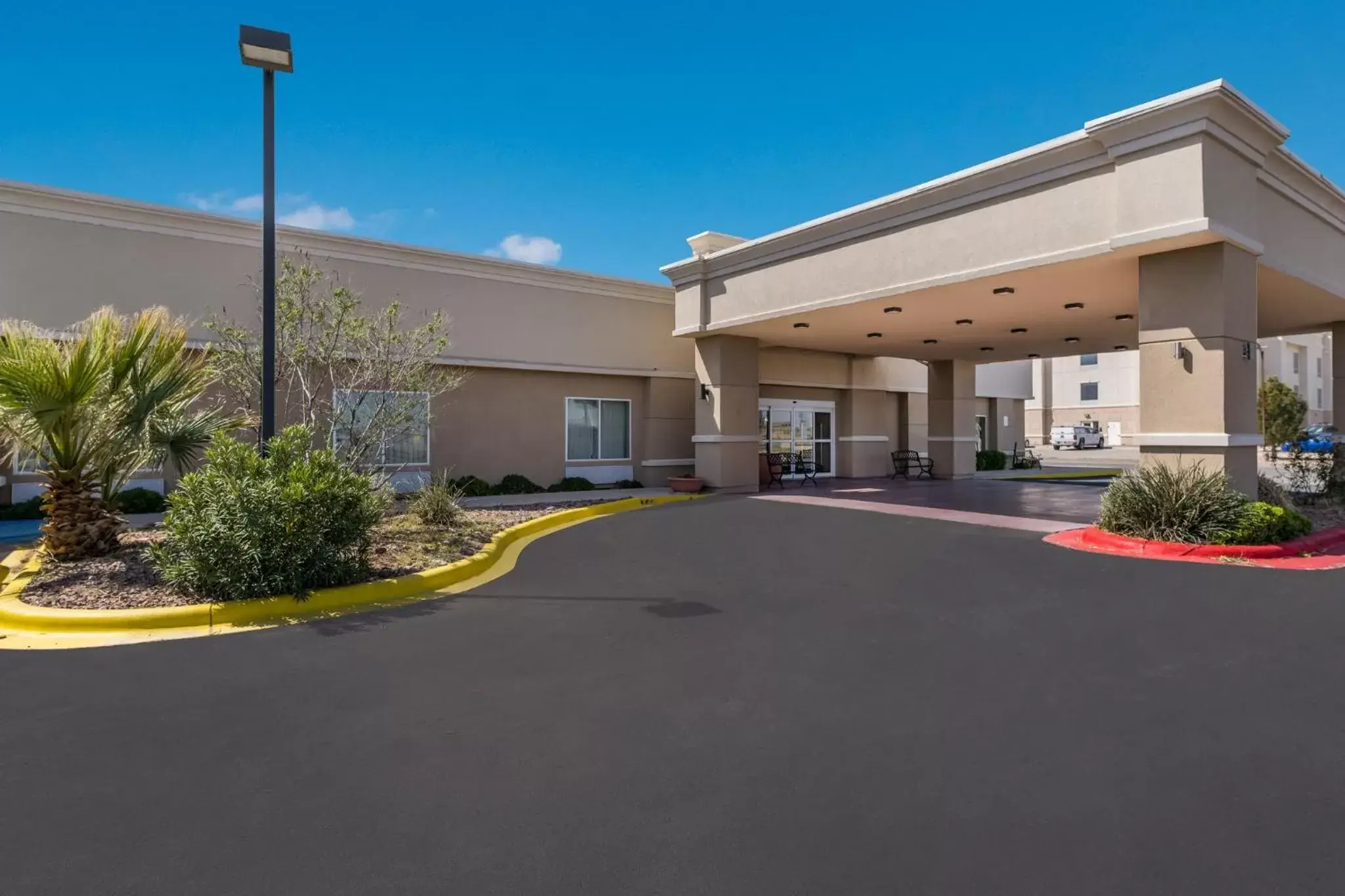 Property Building in Red Roof Inn Pecos