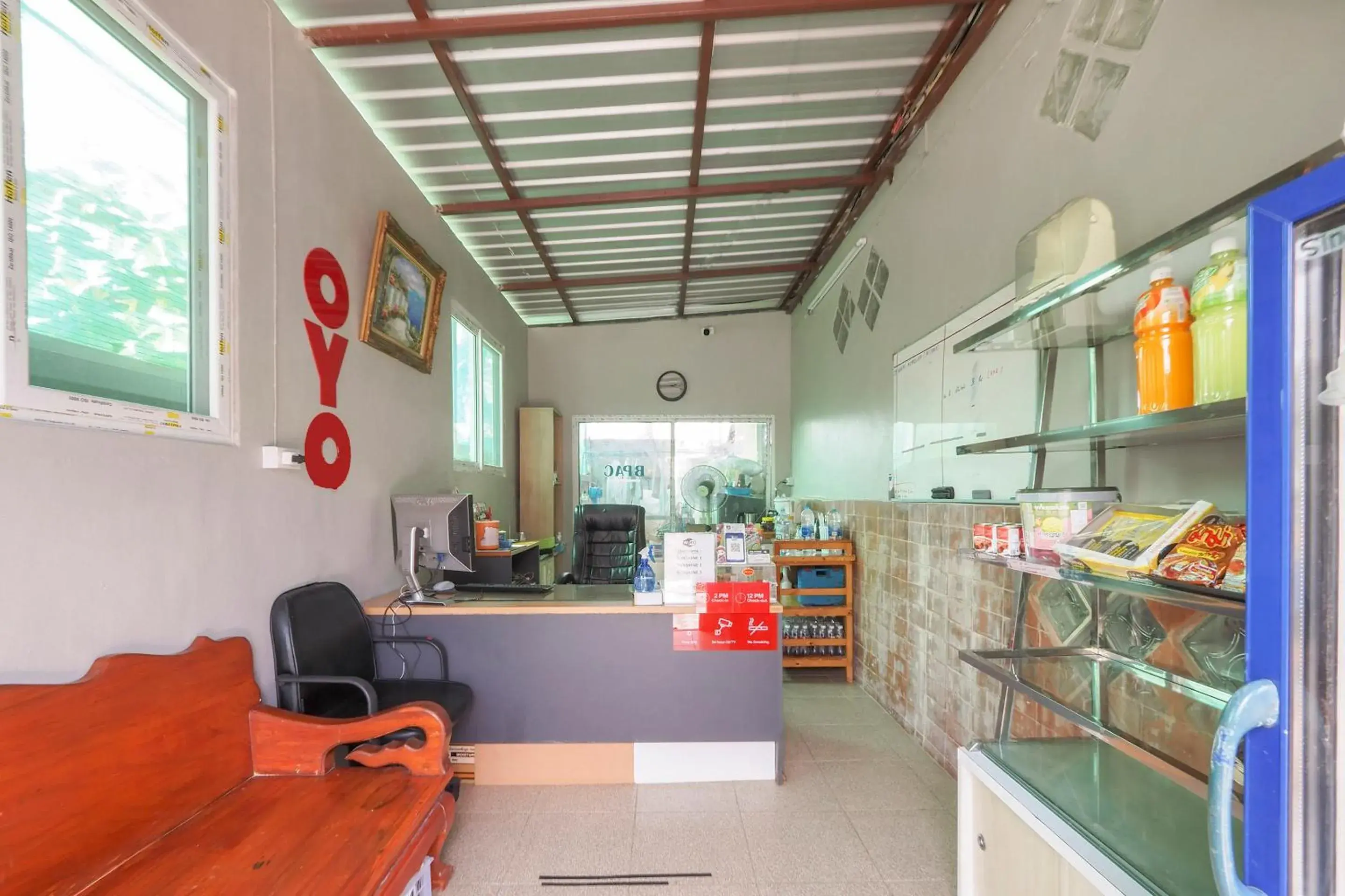 Lobby or reception, Lobby/Reception in OYO 471 Sunshine Apartment (Vaccinated Staff)