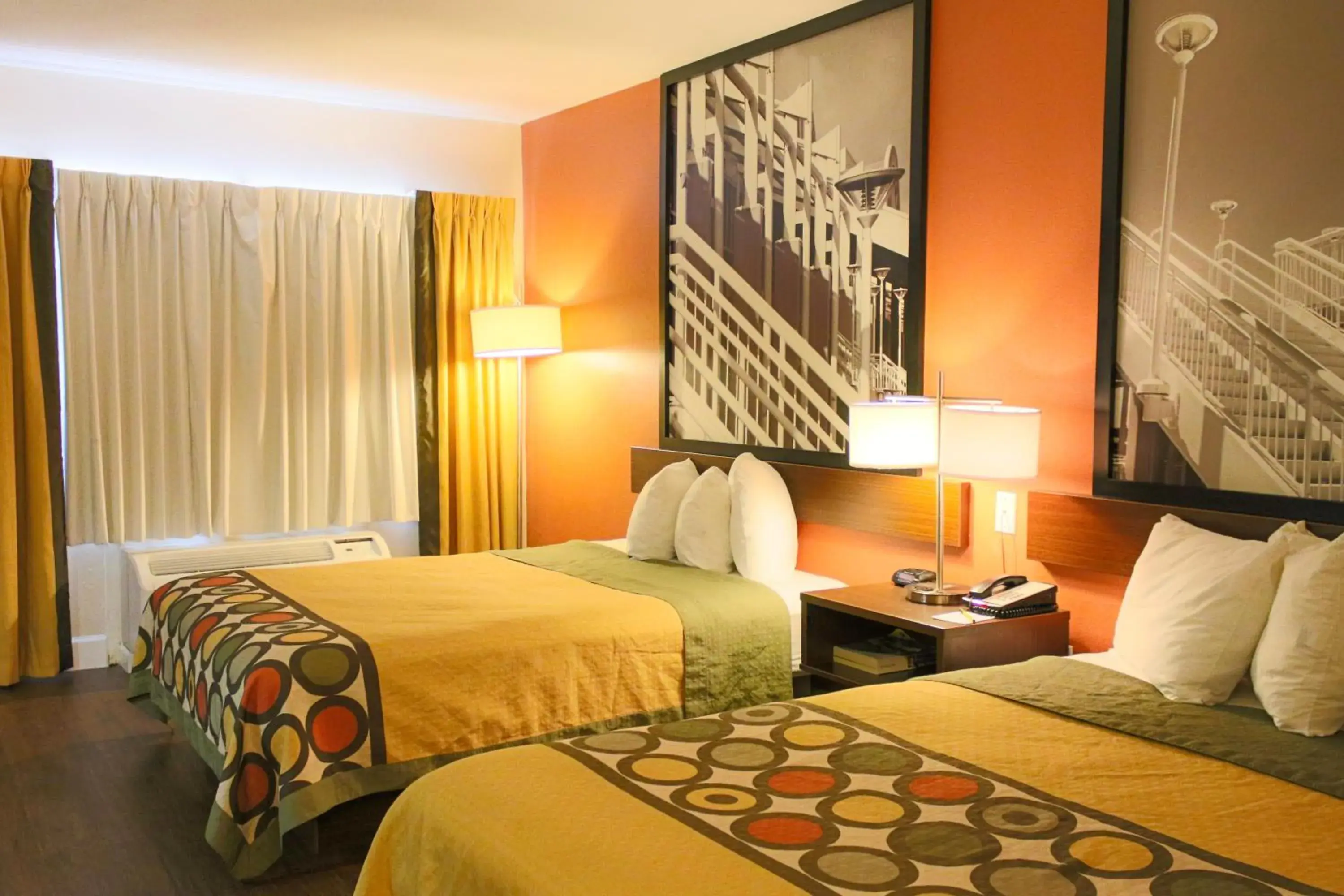 Bedroom, Bed in Super 8 by Wyndham Orlando International Drive