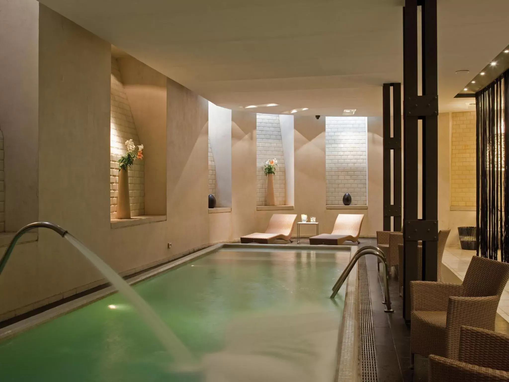 Spa and wellness centre/facilities, Swimming Pool in Esplendor by Wyndham Savoy Rosario