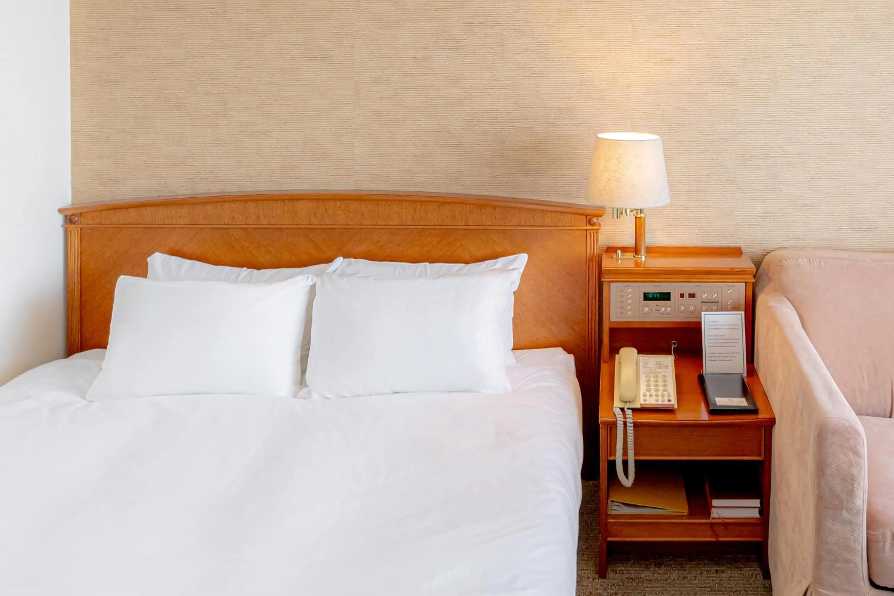 Bed in Bellevue Garden Hotel Kansai International Airport