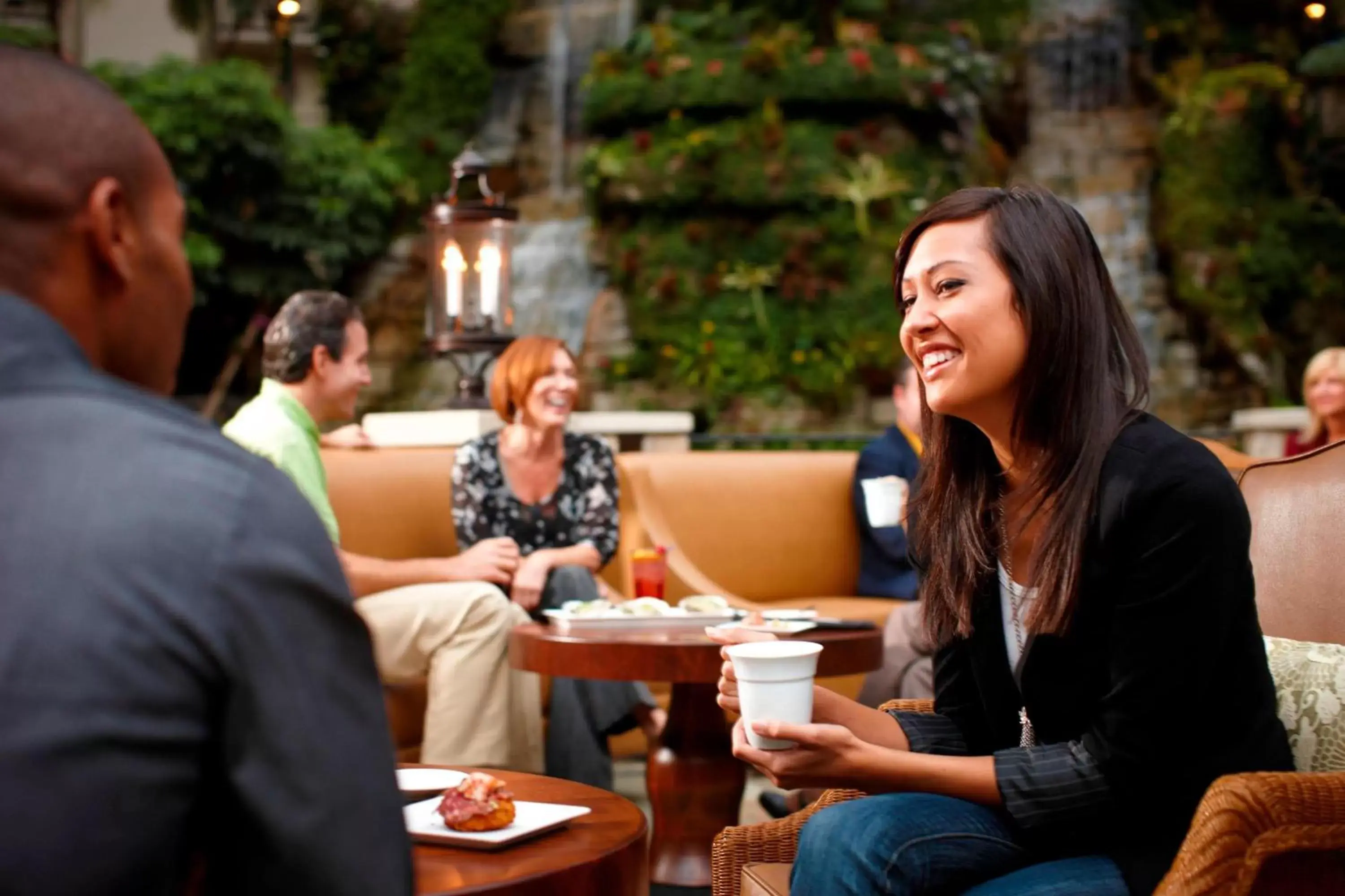 Lounge or bar, Guests in Gaylord Opryland Resort & Convention Center