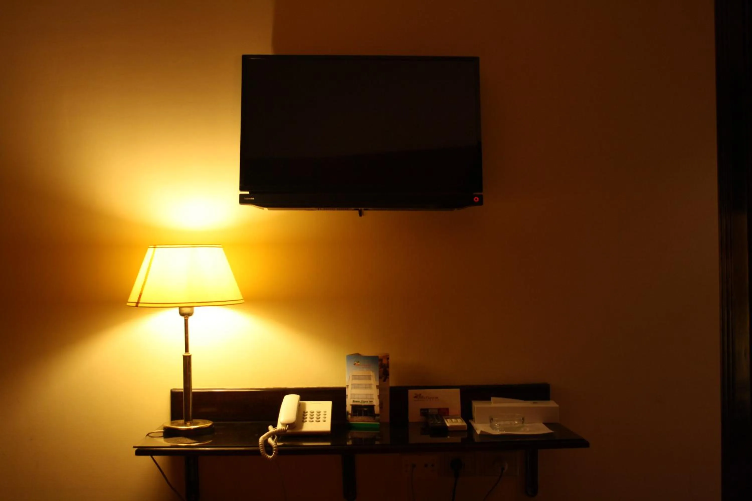 Decorative detail in Green Plaza Inn '''Business &Families Only'''