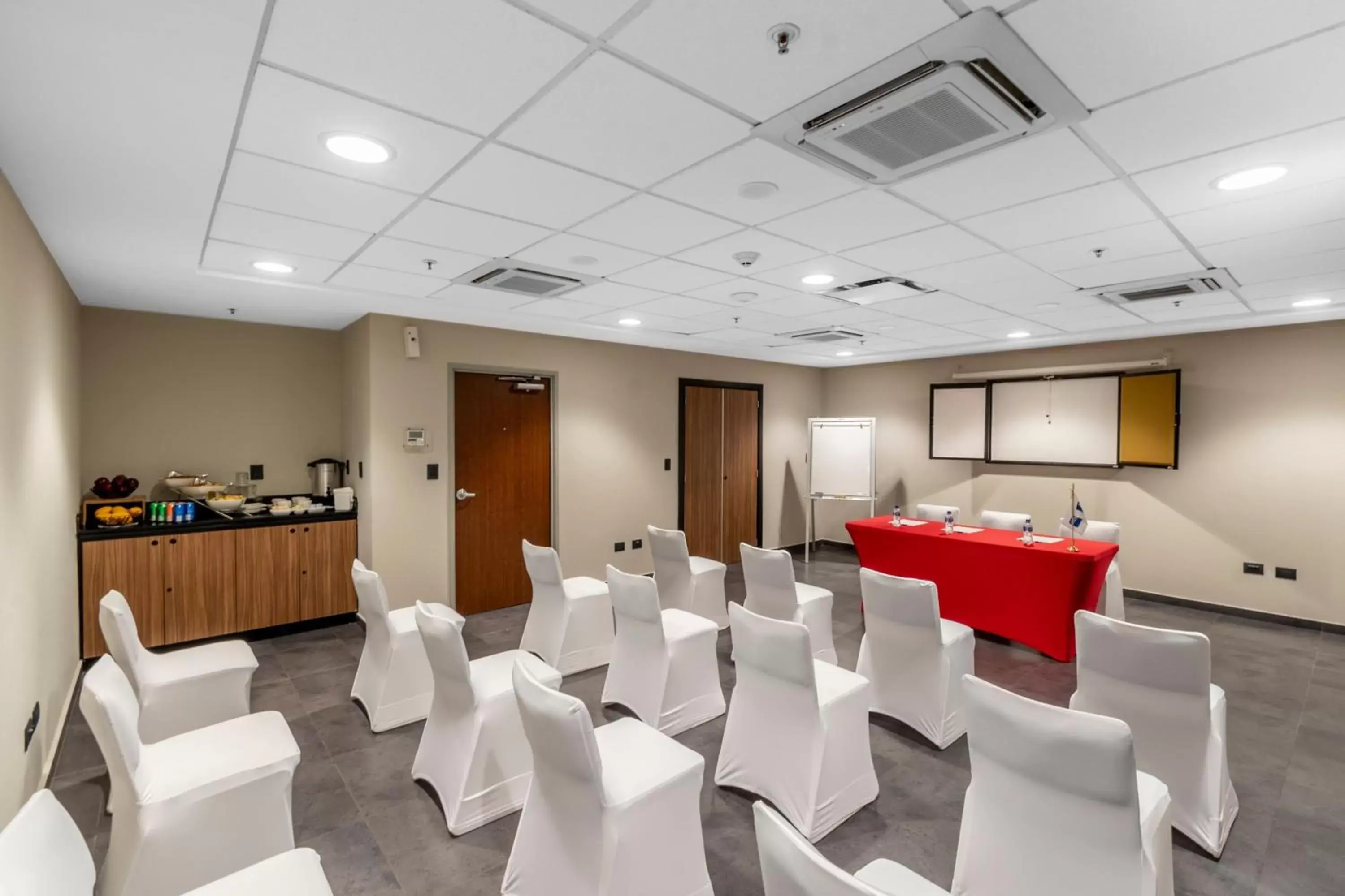 Meeting/conference room in City Express by Marriott Tuxpan