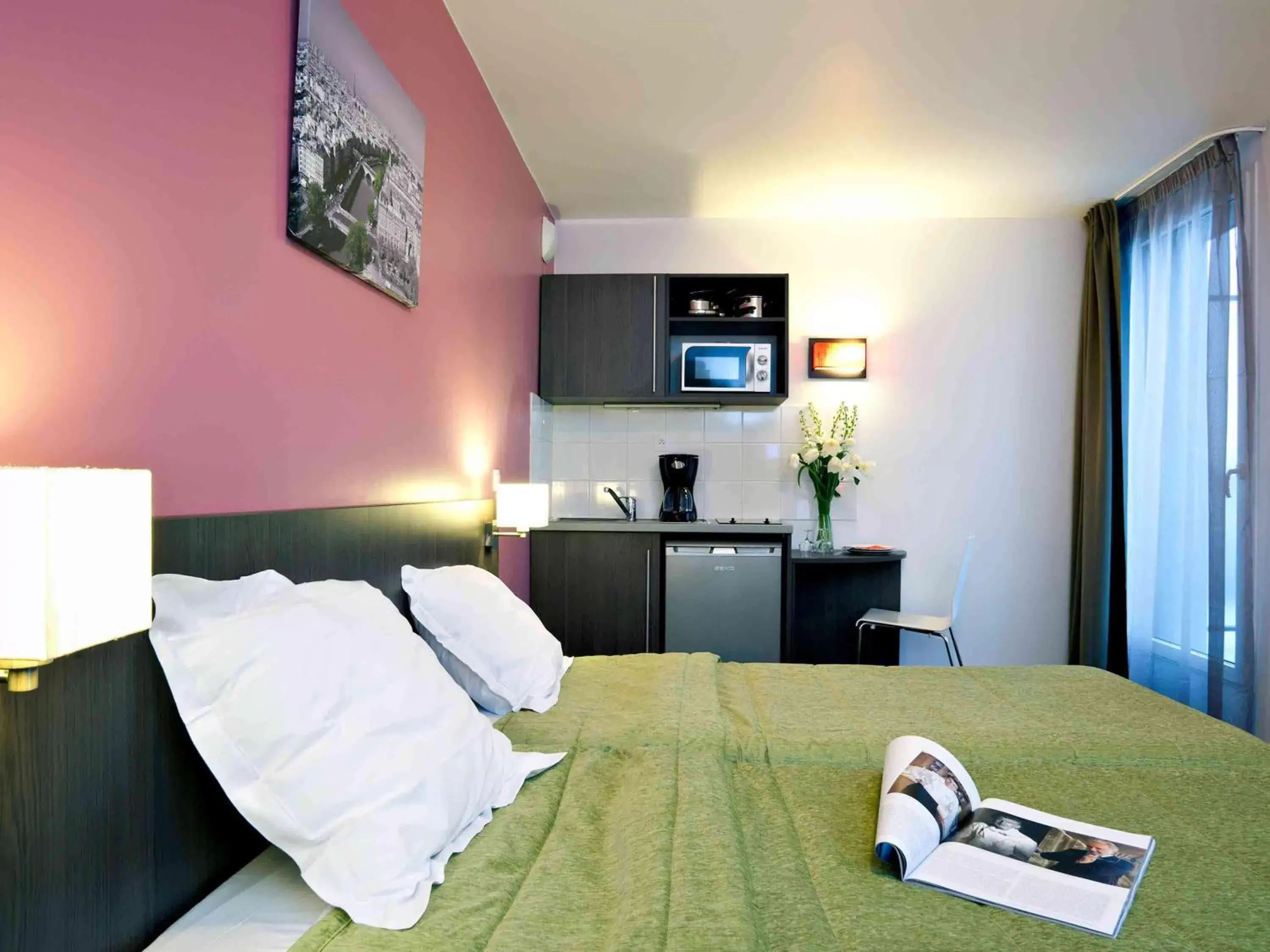 Photo of the whole room, Bed in Aparthotel Adagio Access Paris Asnières