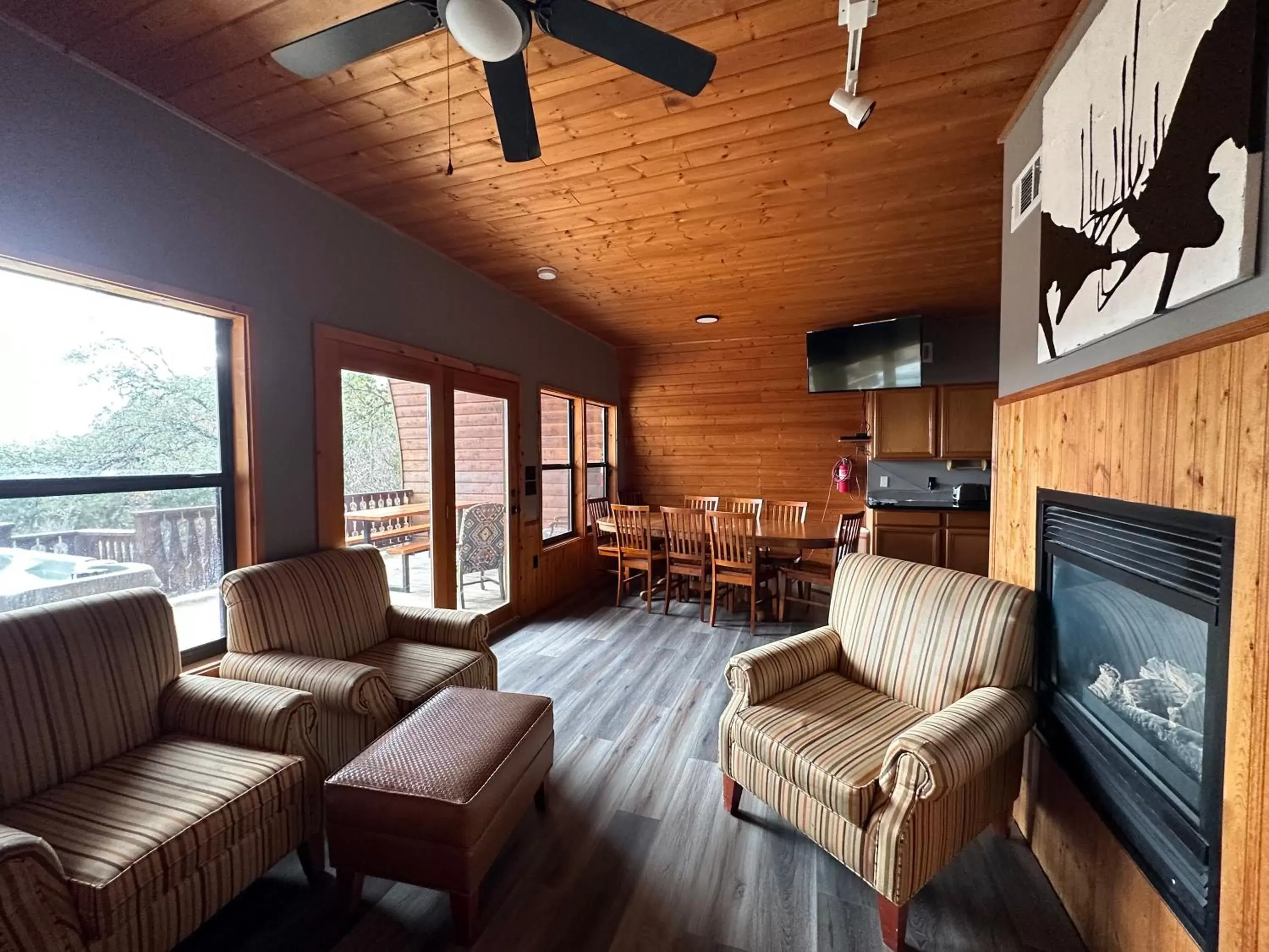 Seating Area in Canyon Lakeview Resort