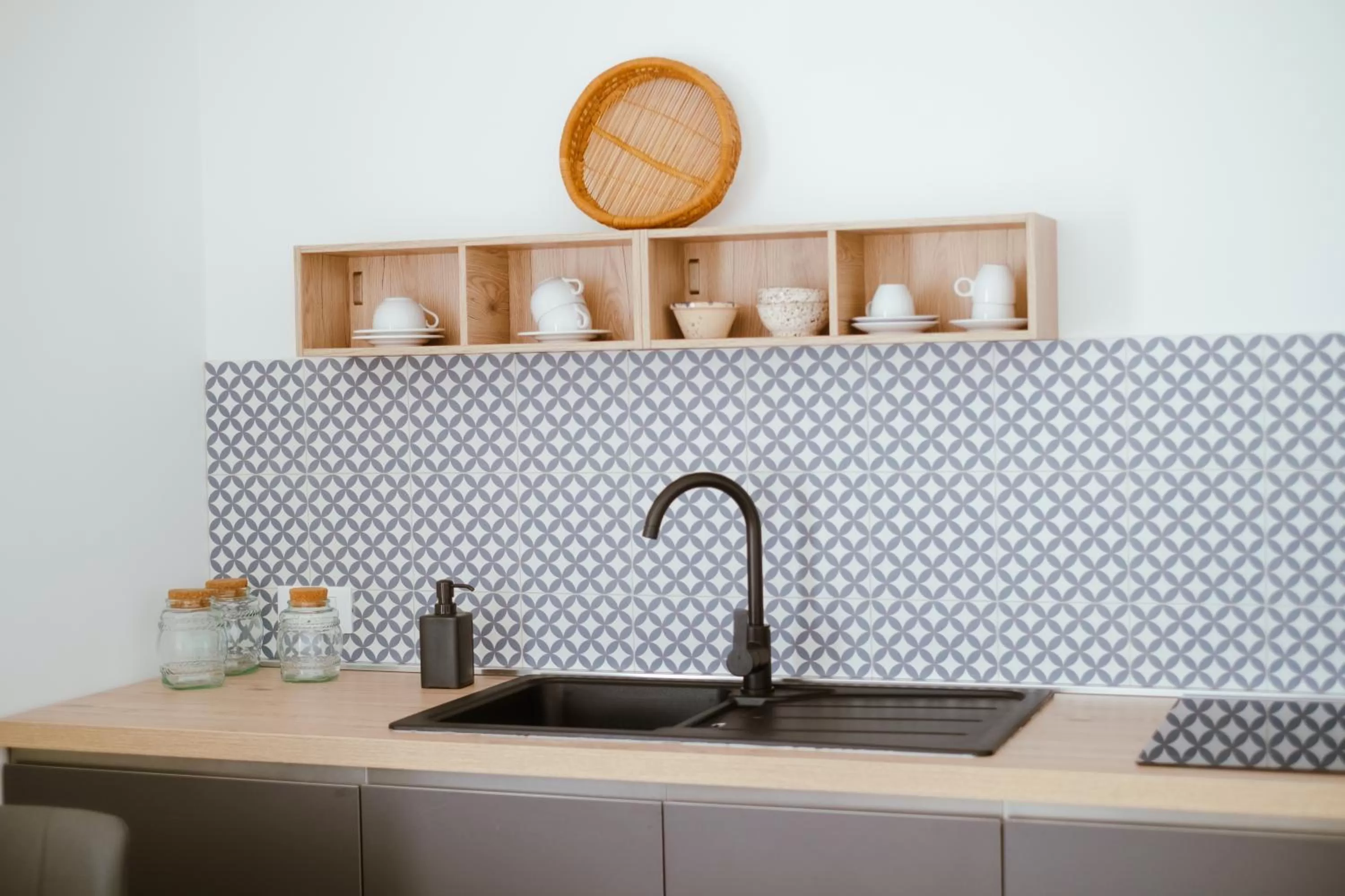 Kitchen/Kitchenette in Iconica Luxury Suites