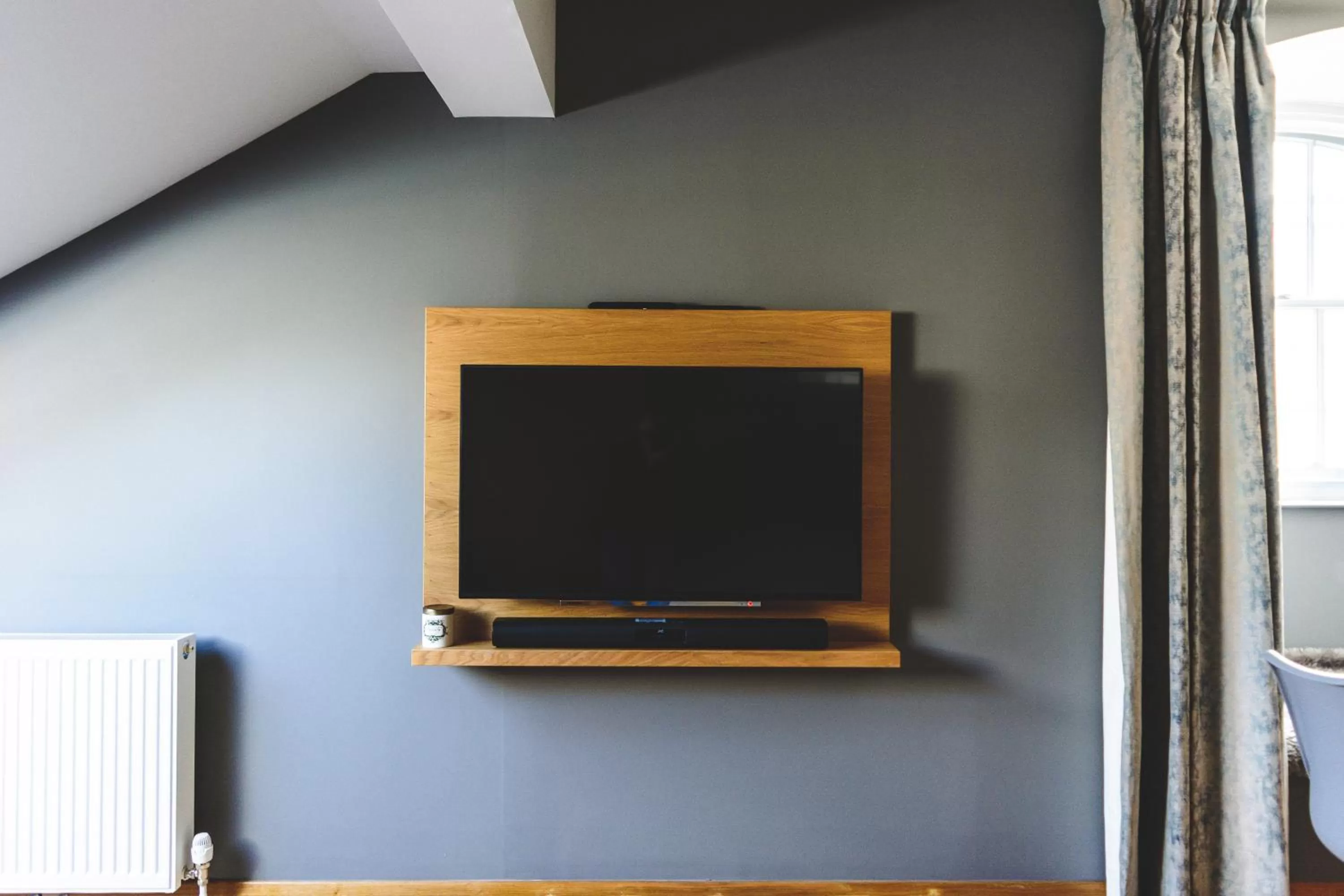 TV and multimedia in MONO Suites Old Town