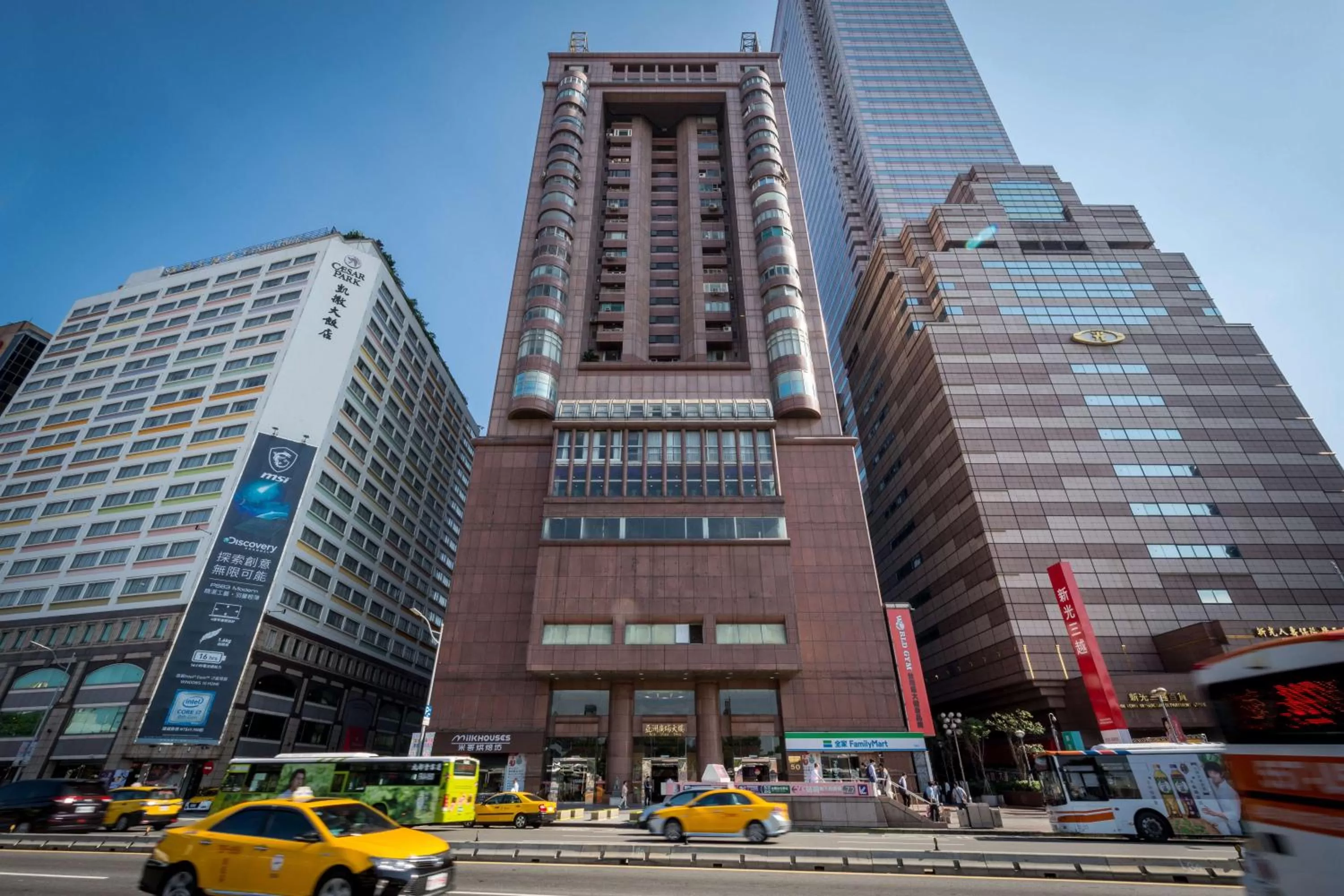 Property building in Sky19 Hotel