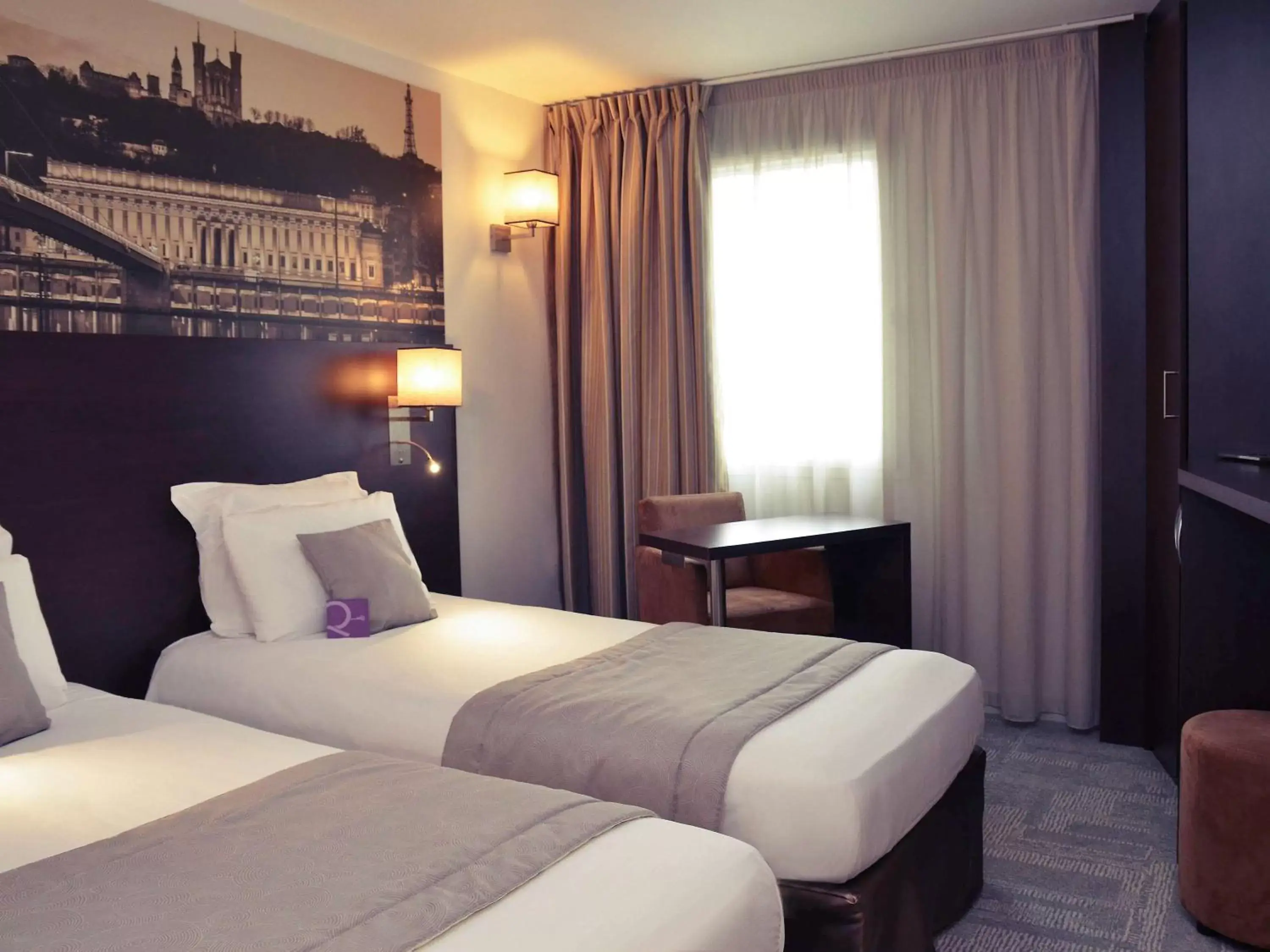 Photo of the whole room, Bed in Mercure Lyon Est Chaponnay