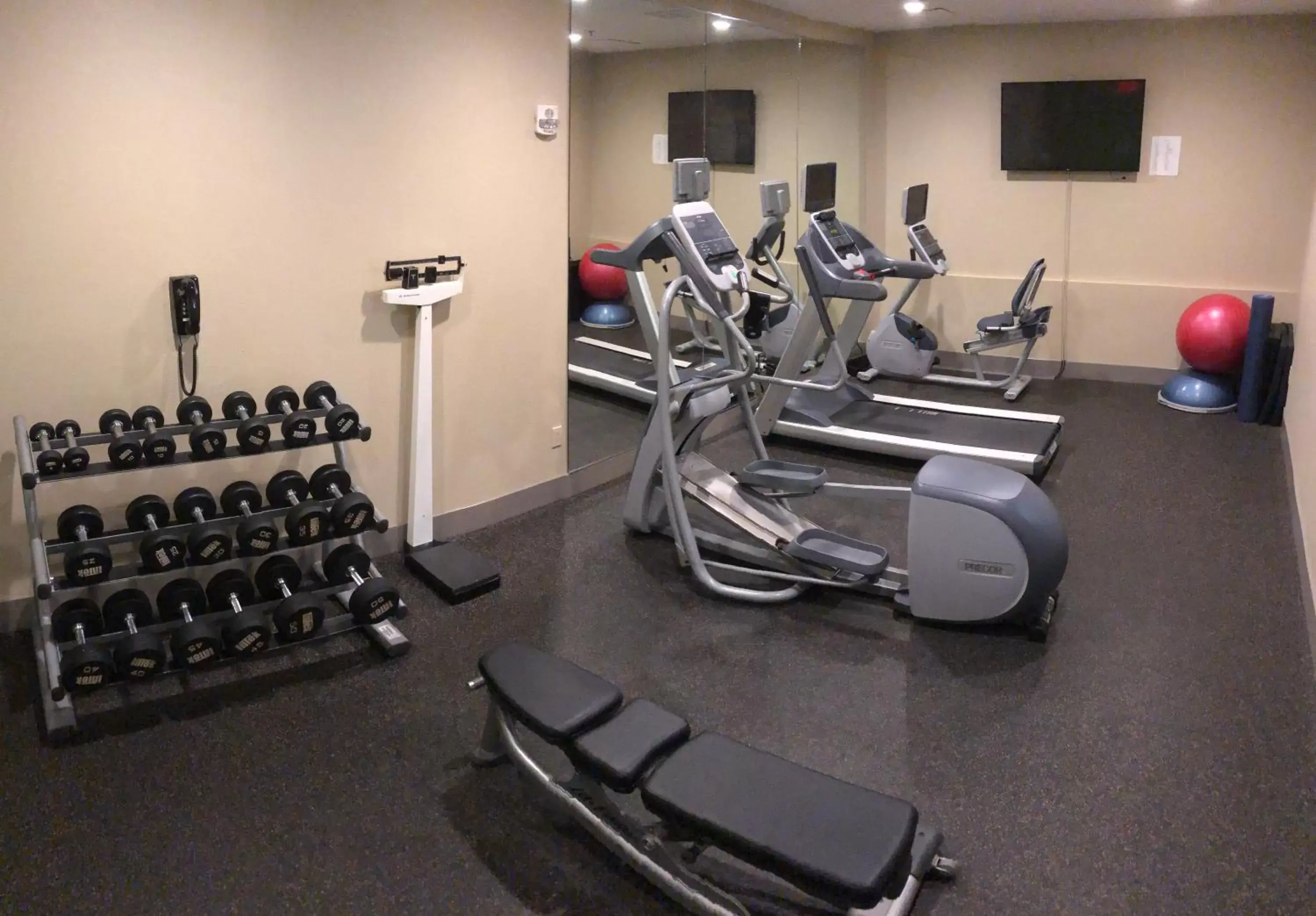 Fitness centre/facilities, Fitness Center/Facilities in Holiday Inn Express Hotel & Suites St. Paul - Woodbury, an IHG Hotel