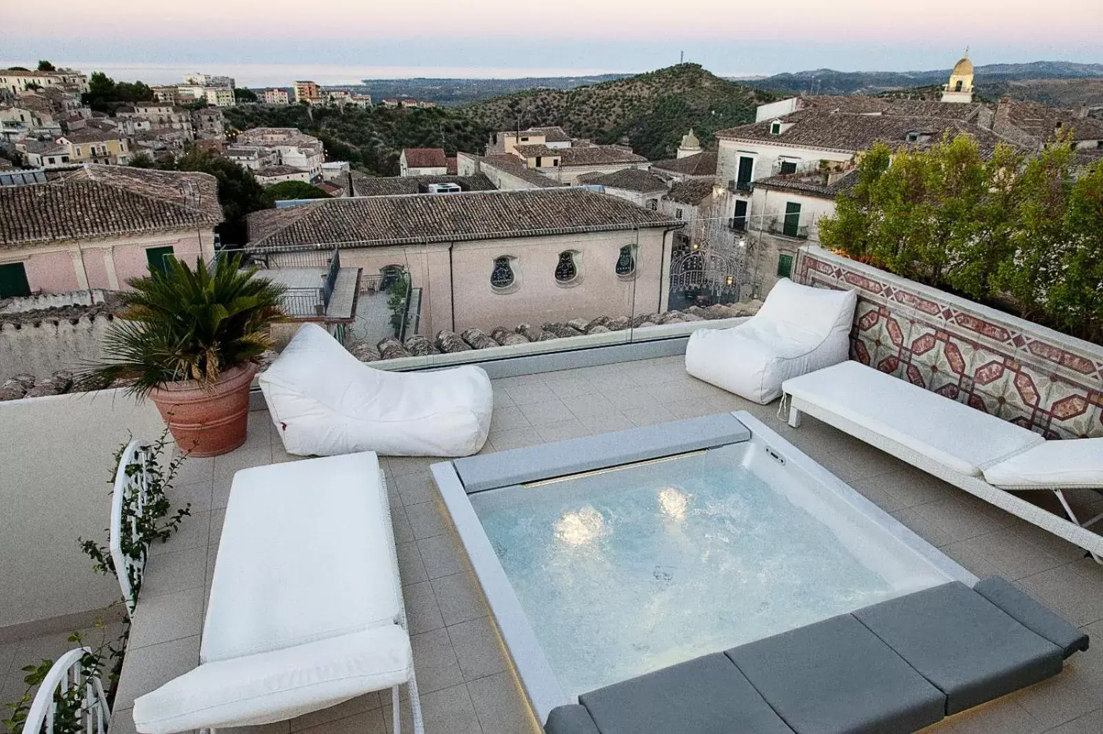 Pool View in Palazzo Cherubini - Wellness e Spa