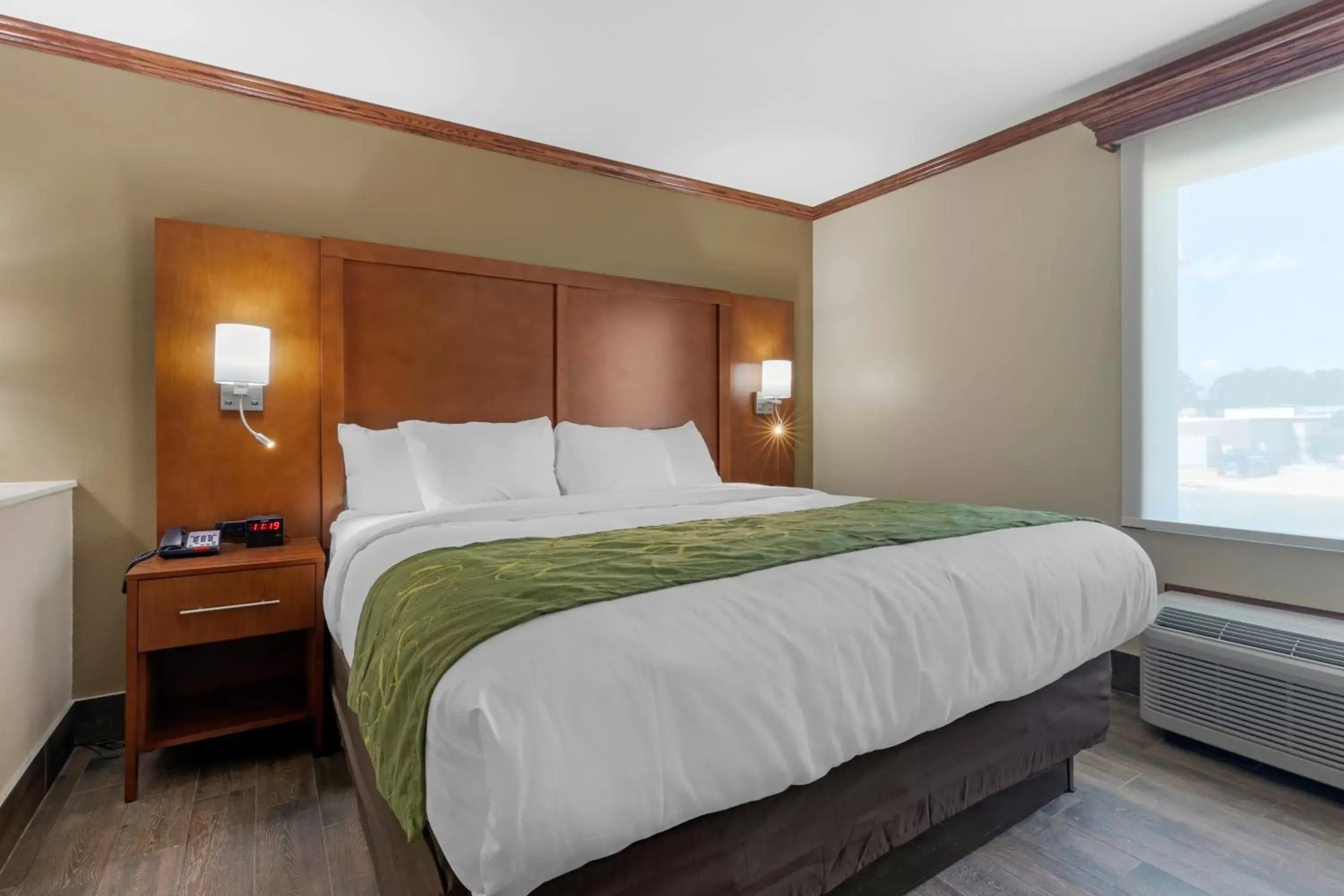 Bed in Comfort Suites West Monroe near Ike Hamilton Expo Center