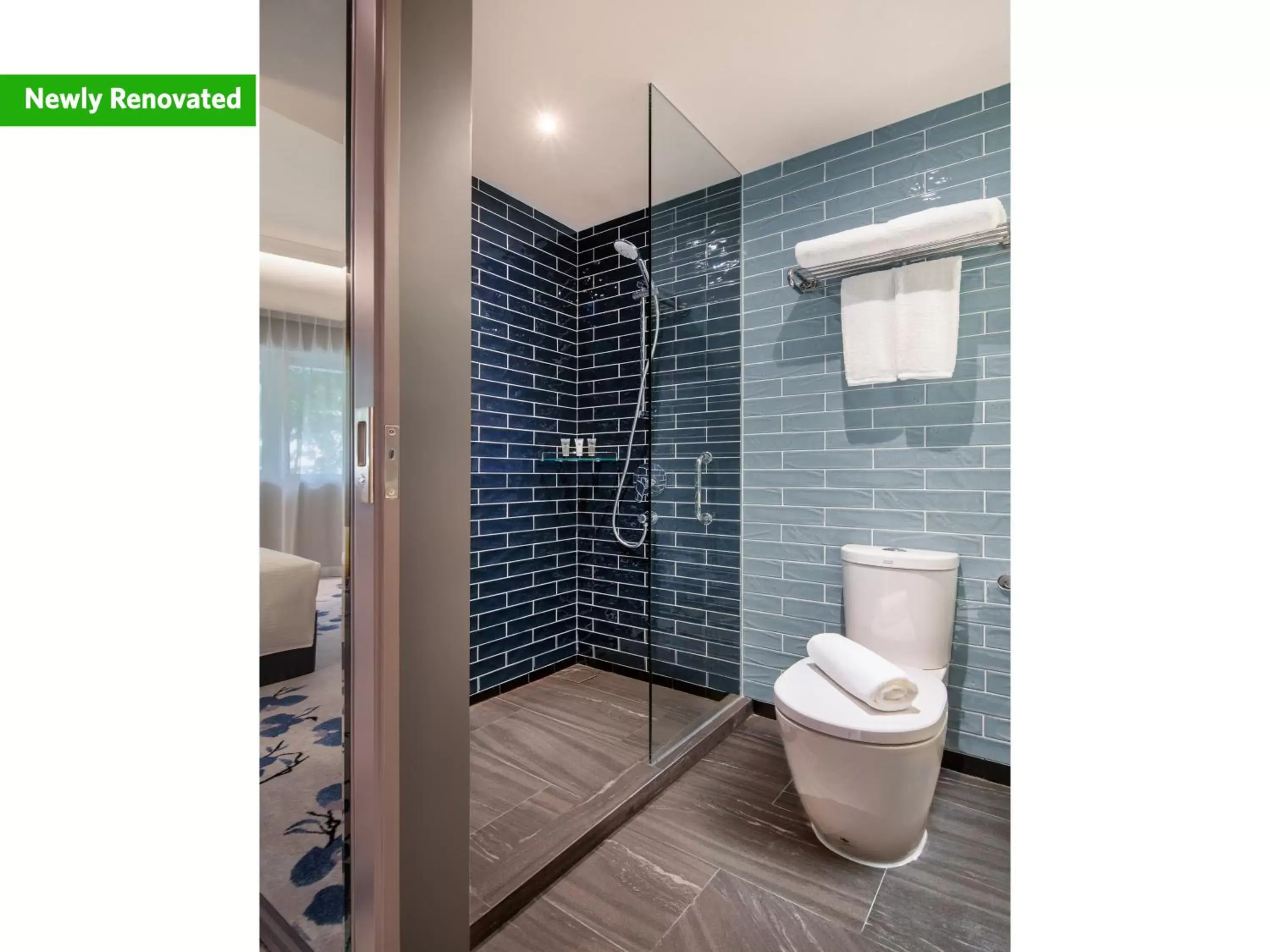 Toilet, Bathroom in Copthorne King's Hotel Singapore on Havelock