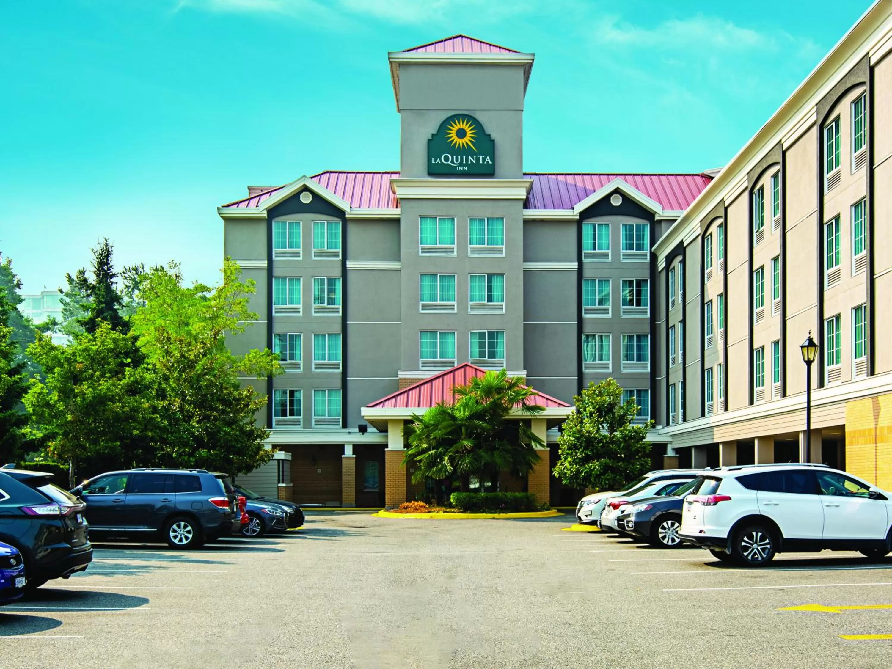 Property building in La Quinta Inn by Wyndham Vancouver Airport