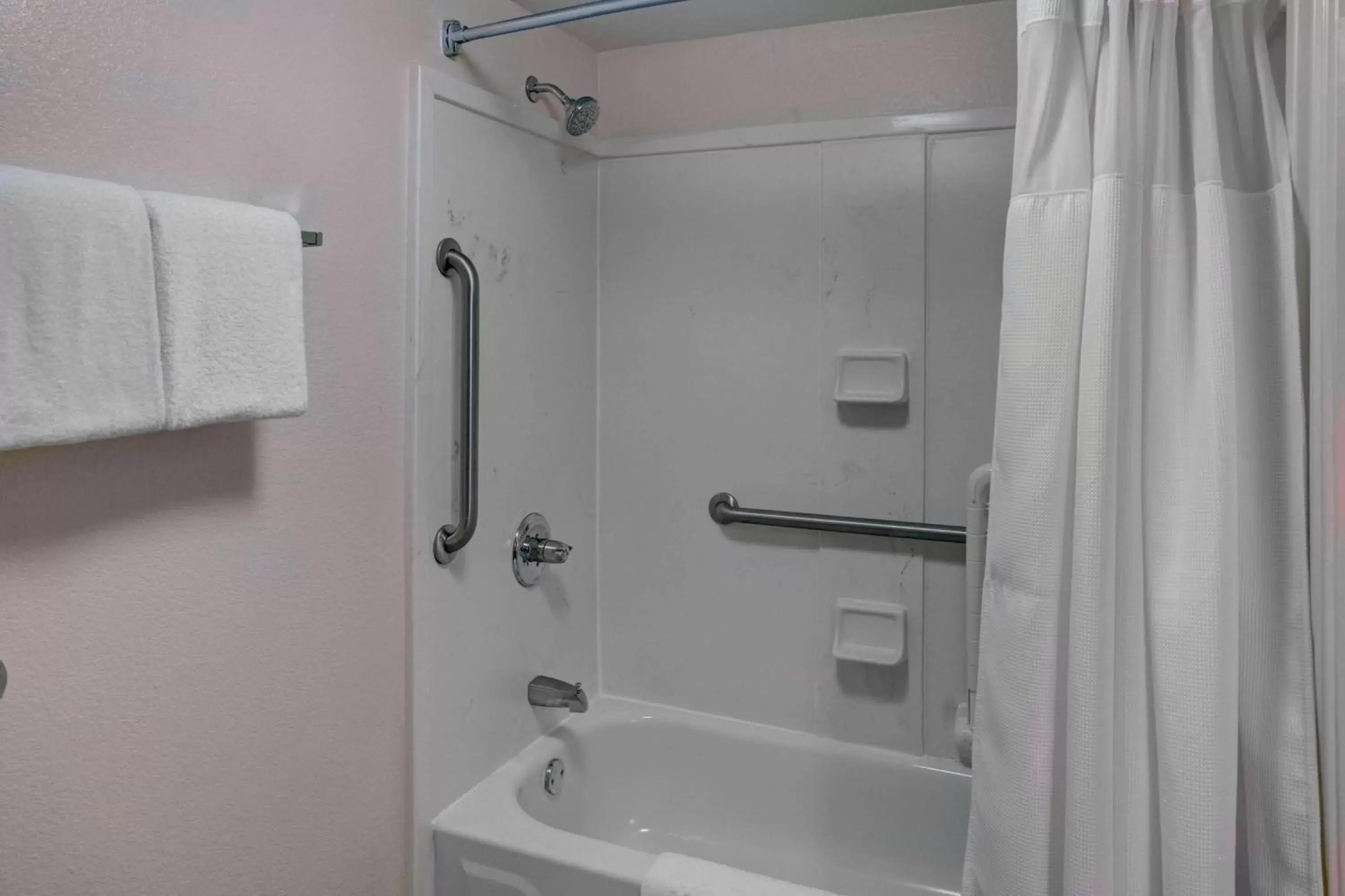 Bathroom in Fairfield Inn & Suites by Marriott Atlanta Alpharetta