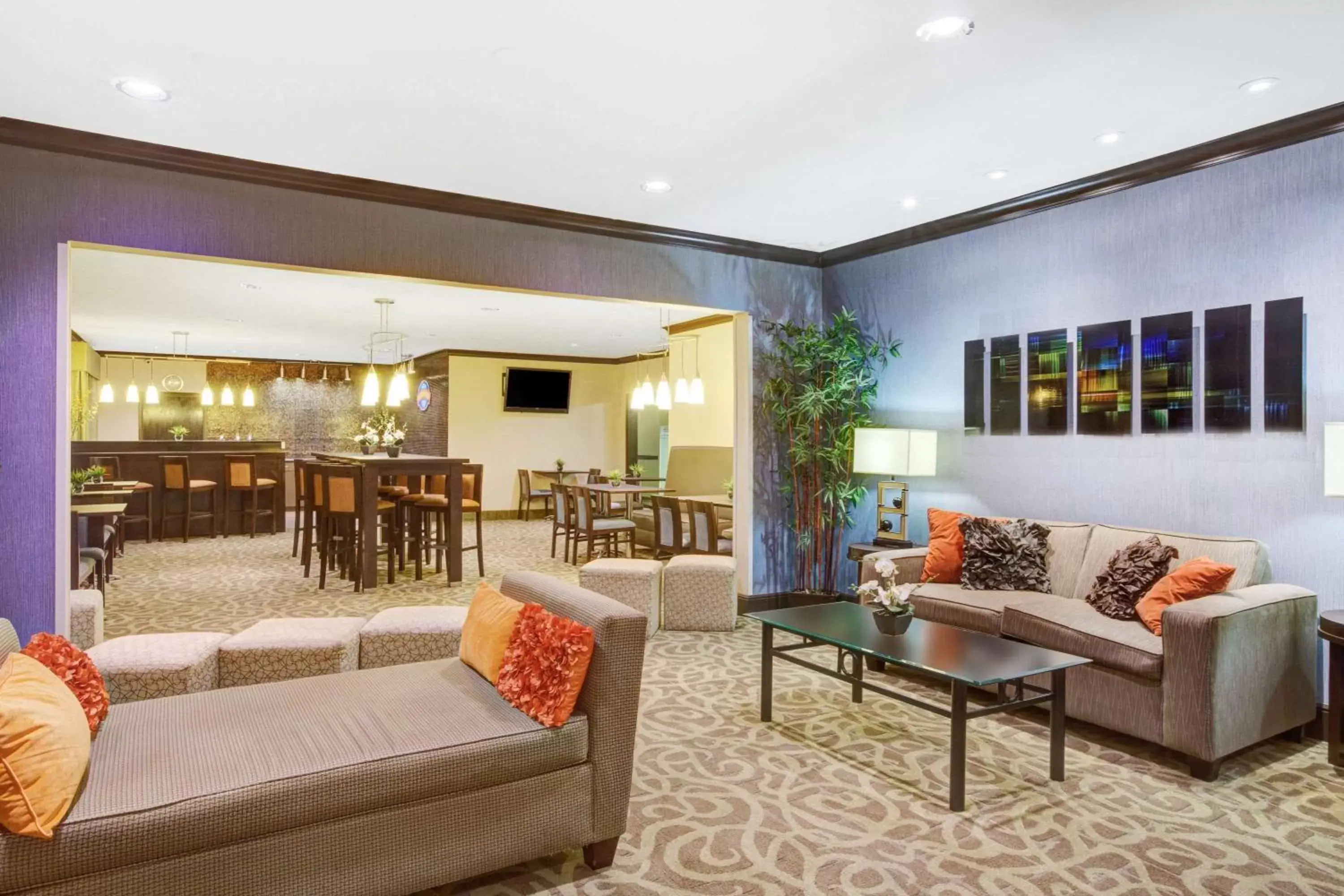 Lobby or reception in Baymont by Wyndham Dallas/ Love Field