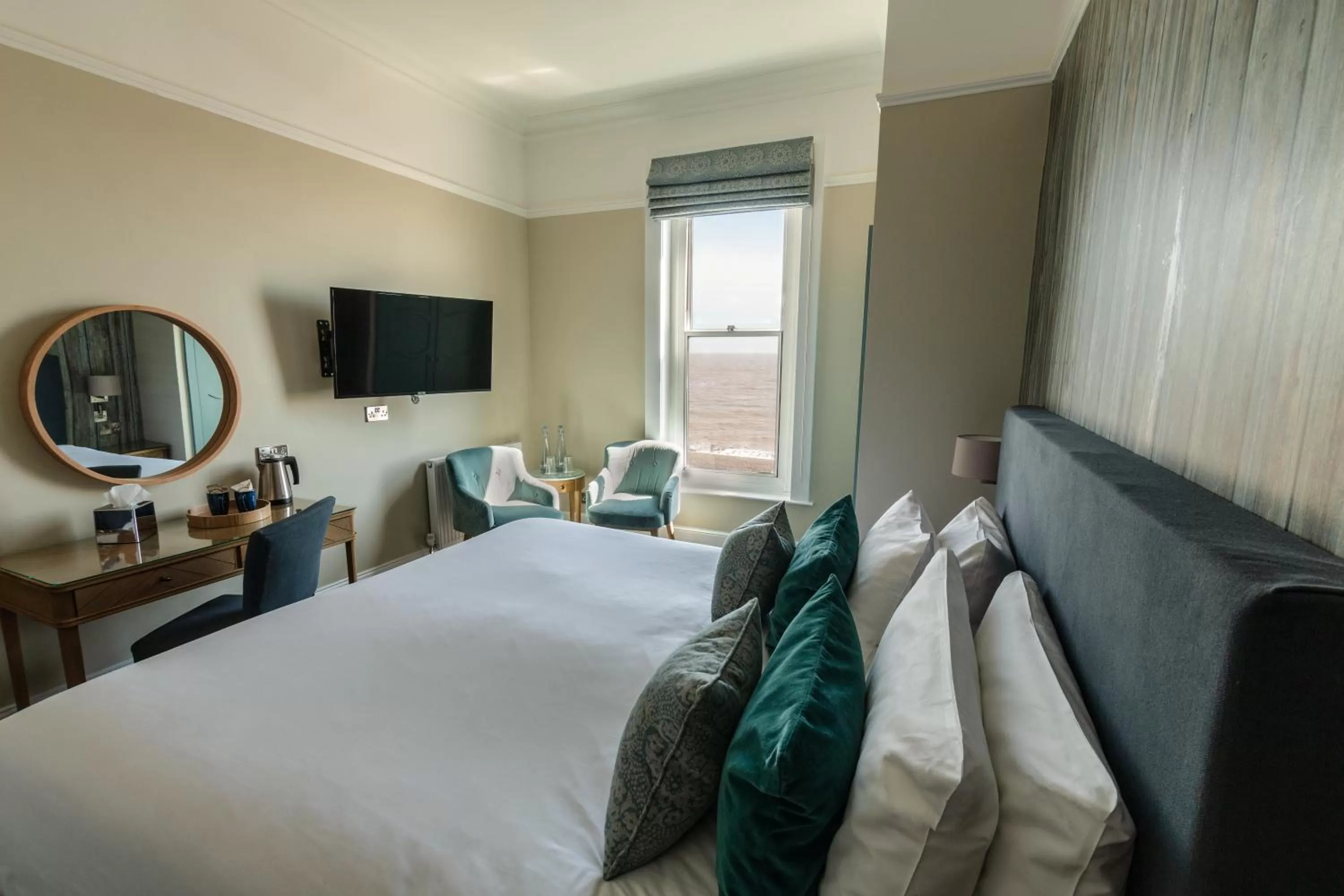 Photo of the whole room, Bed in The Brudenell