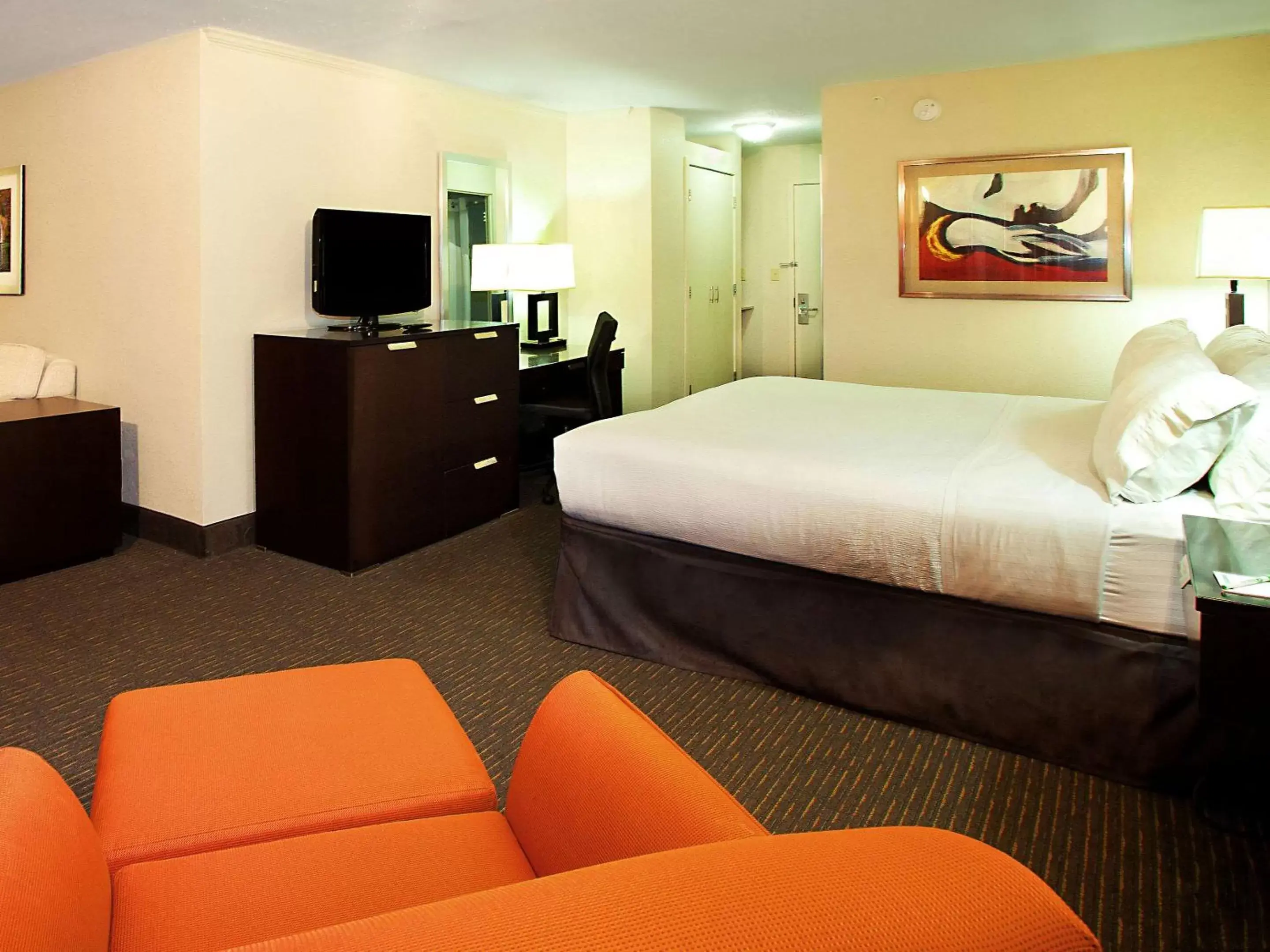 Photo of the whole room, Bed in 17 West Hotel, Ascend Hotel Collection