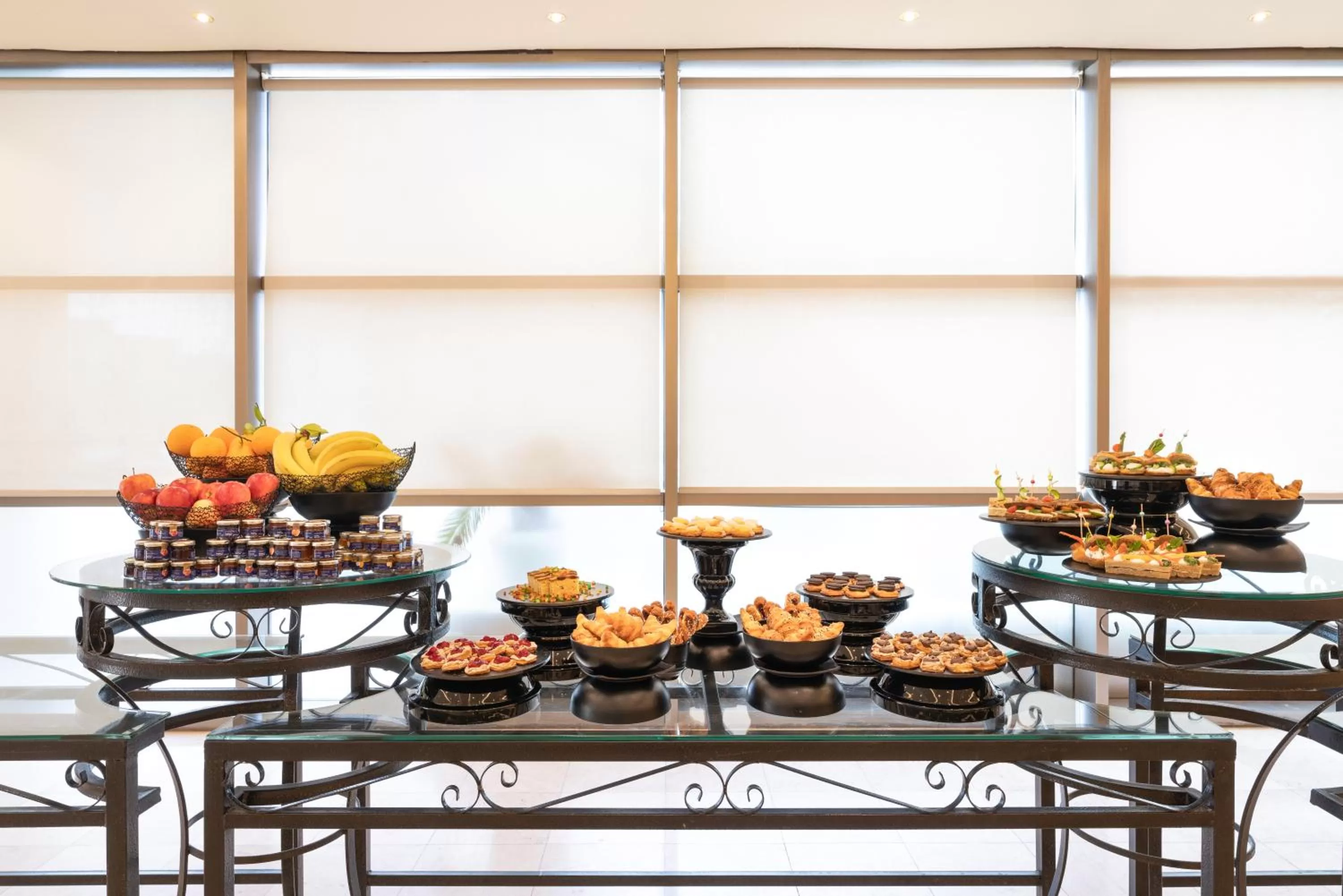 Restaurant/places to eat in Mövenpick Hotel Amman