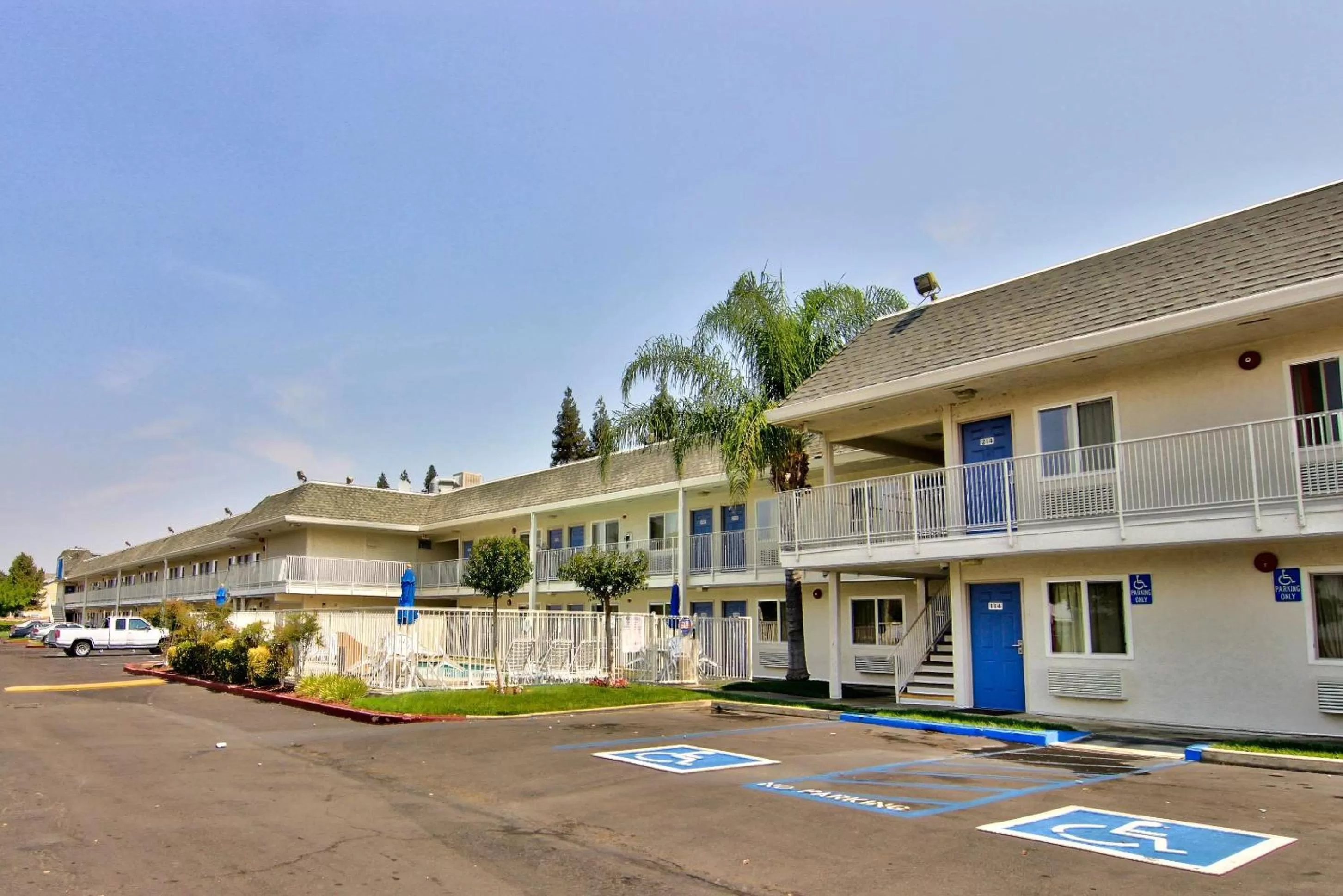 Property building in Motel 6-Sacramento, CA - South Sacramento and Elk Grove